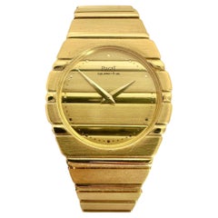 Classic Mid-size Piaget Polo Wrist Watch with Piaget Original Quartz Movement