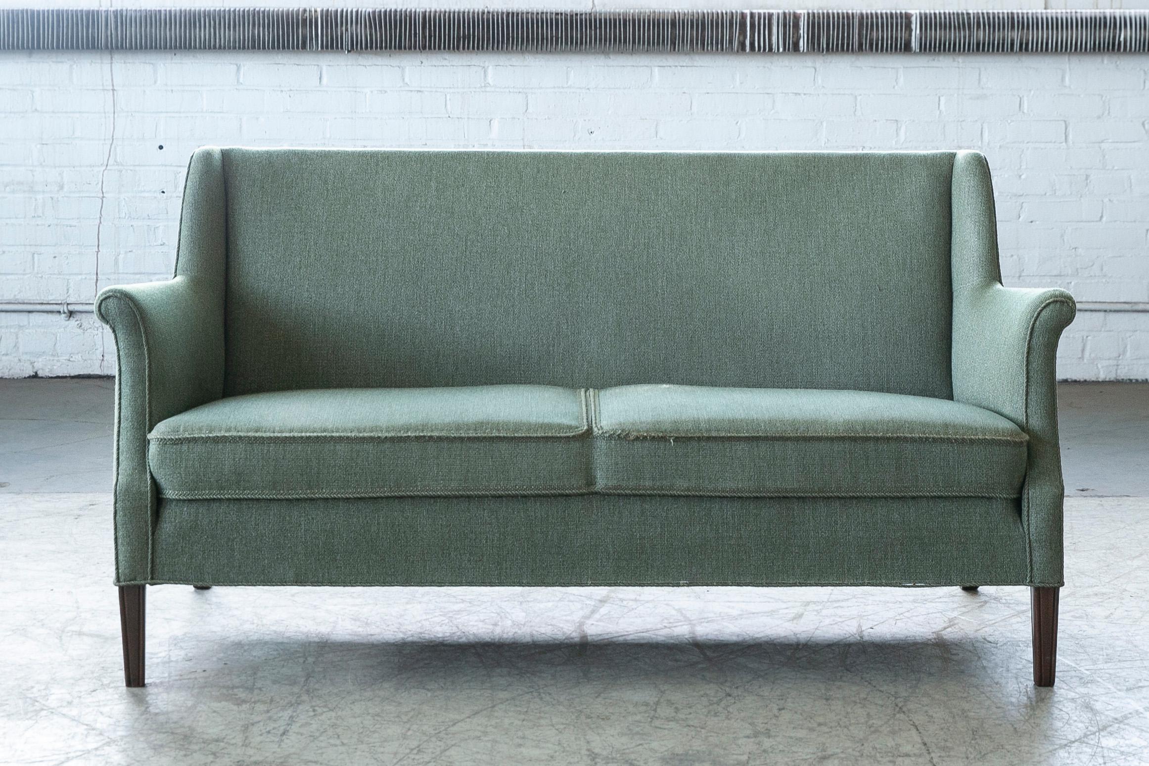 Klassisches dänisches Frits Henningsen-Sofa aus der Jahrhundertmitte, ca. 1950 (Skandinavische Moderne)