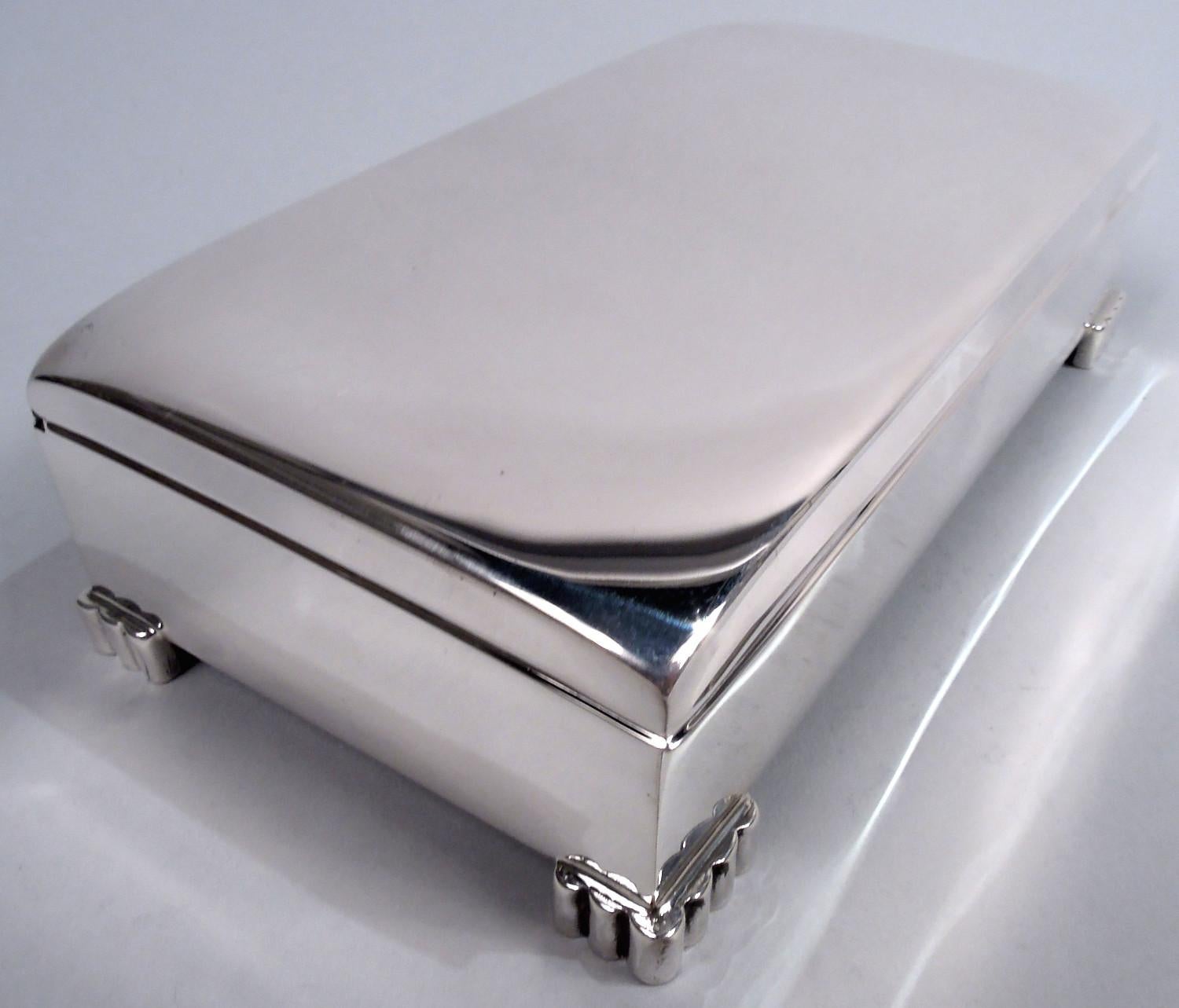 Moderno Scatola classica in argento di Poole in stile Midcentury Modern in vendita