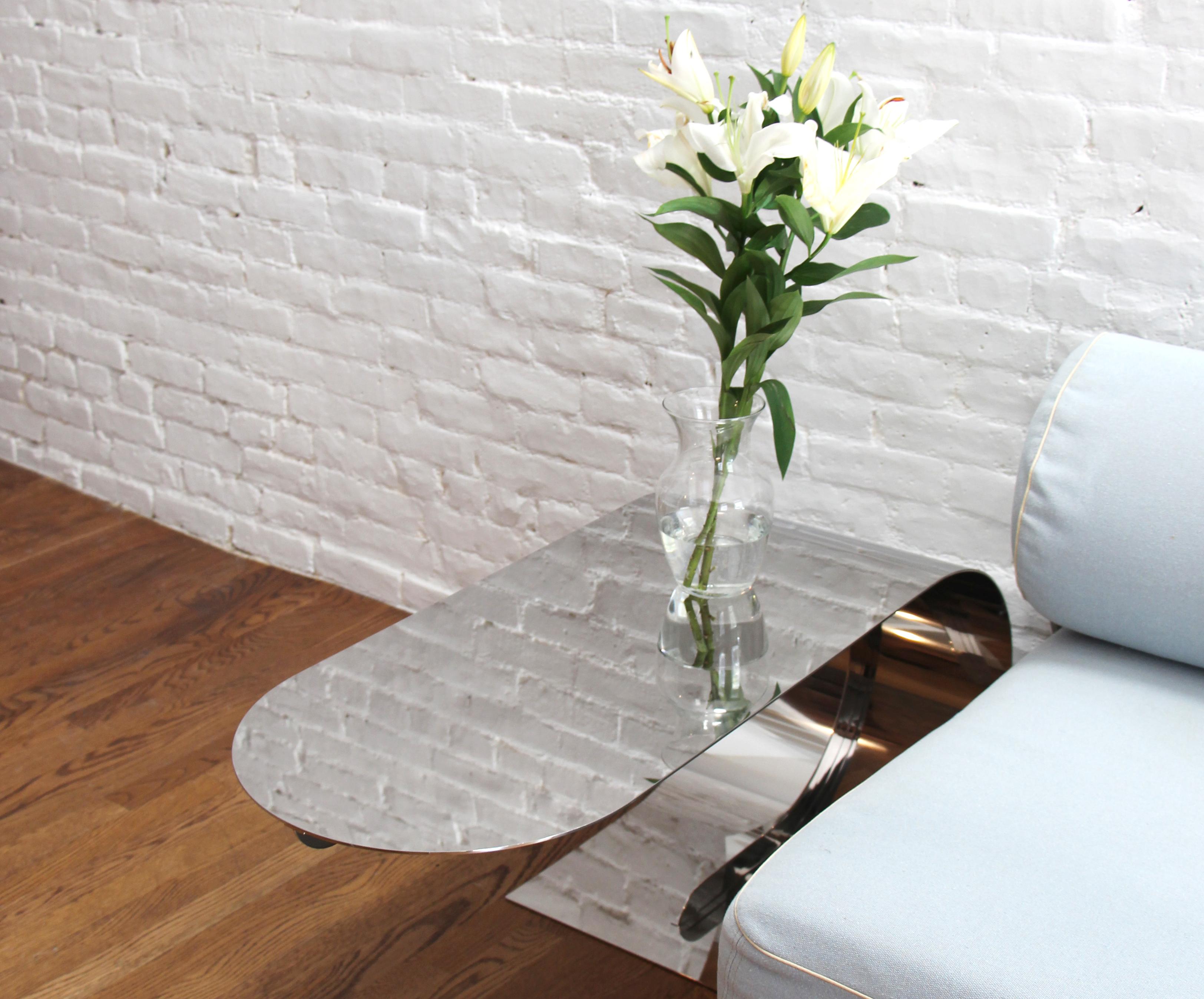 Contemporary & minimalist Cantilever Table in Recycled Polished Stainless Steel For Sale 1