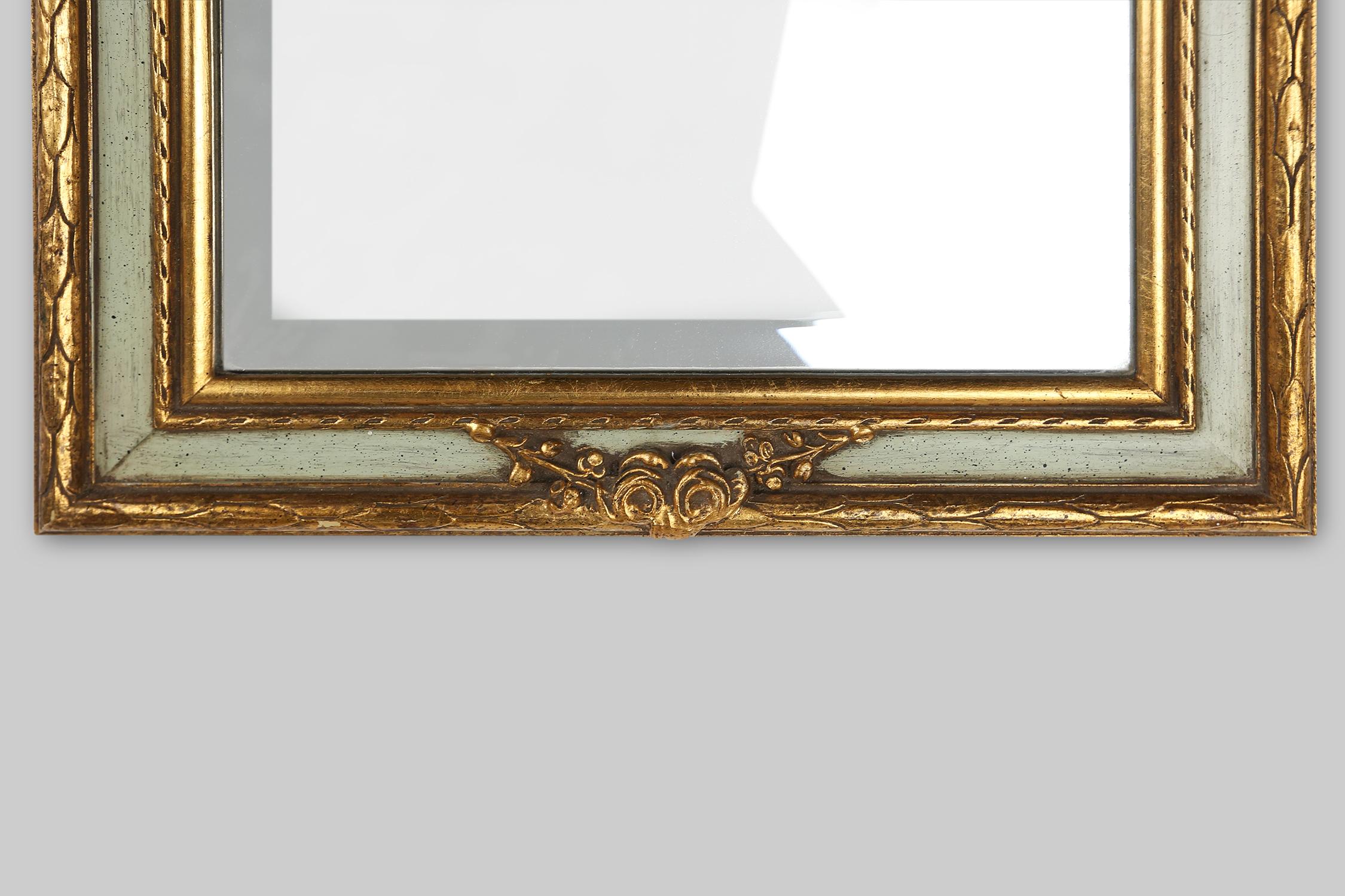 Classic mirror, romantically decorated 18th century style frame, France, 1950s In Good Condition For Sale In Meulebeke, BE