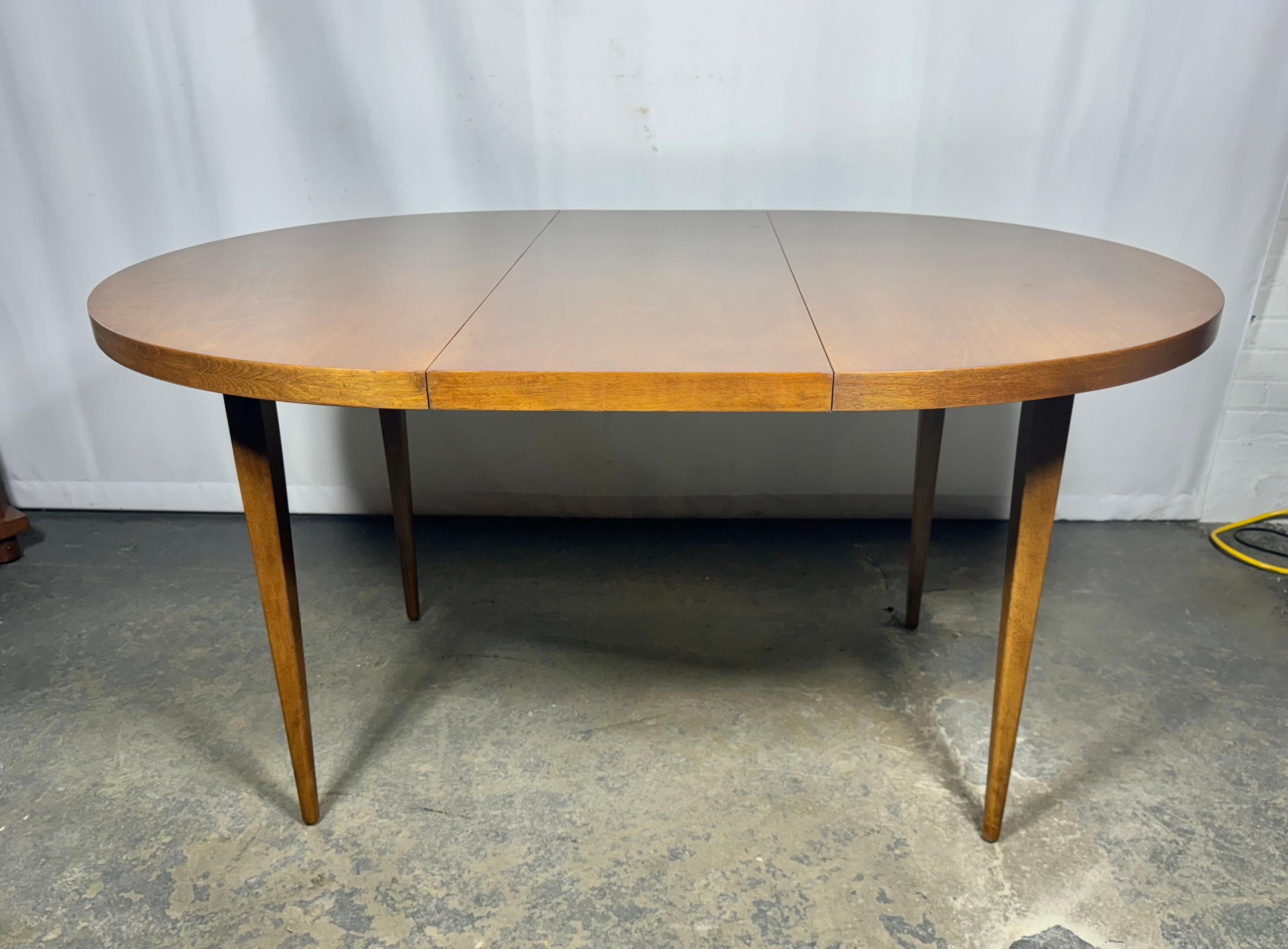 Table de salle à manger à rallonge The Moderns /  42