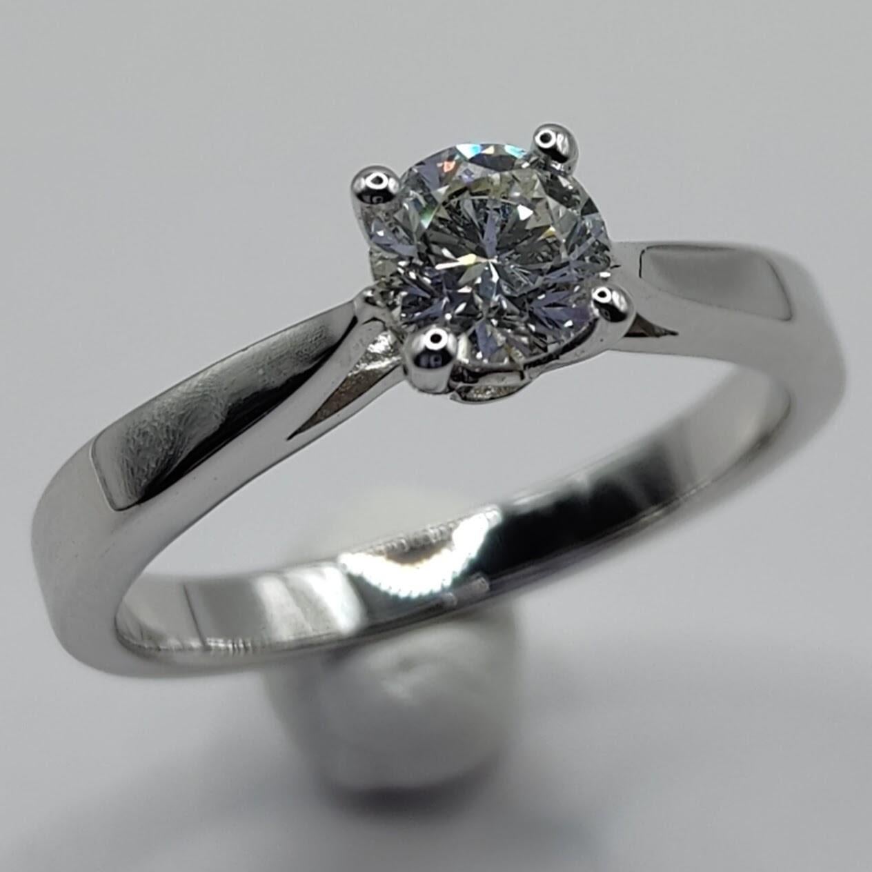 elegant classy engagement rings