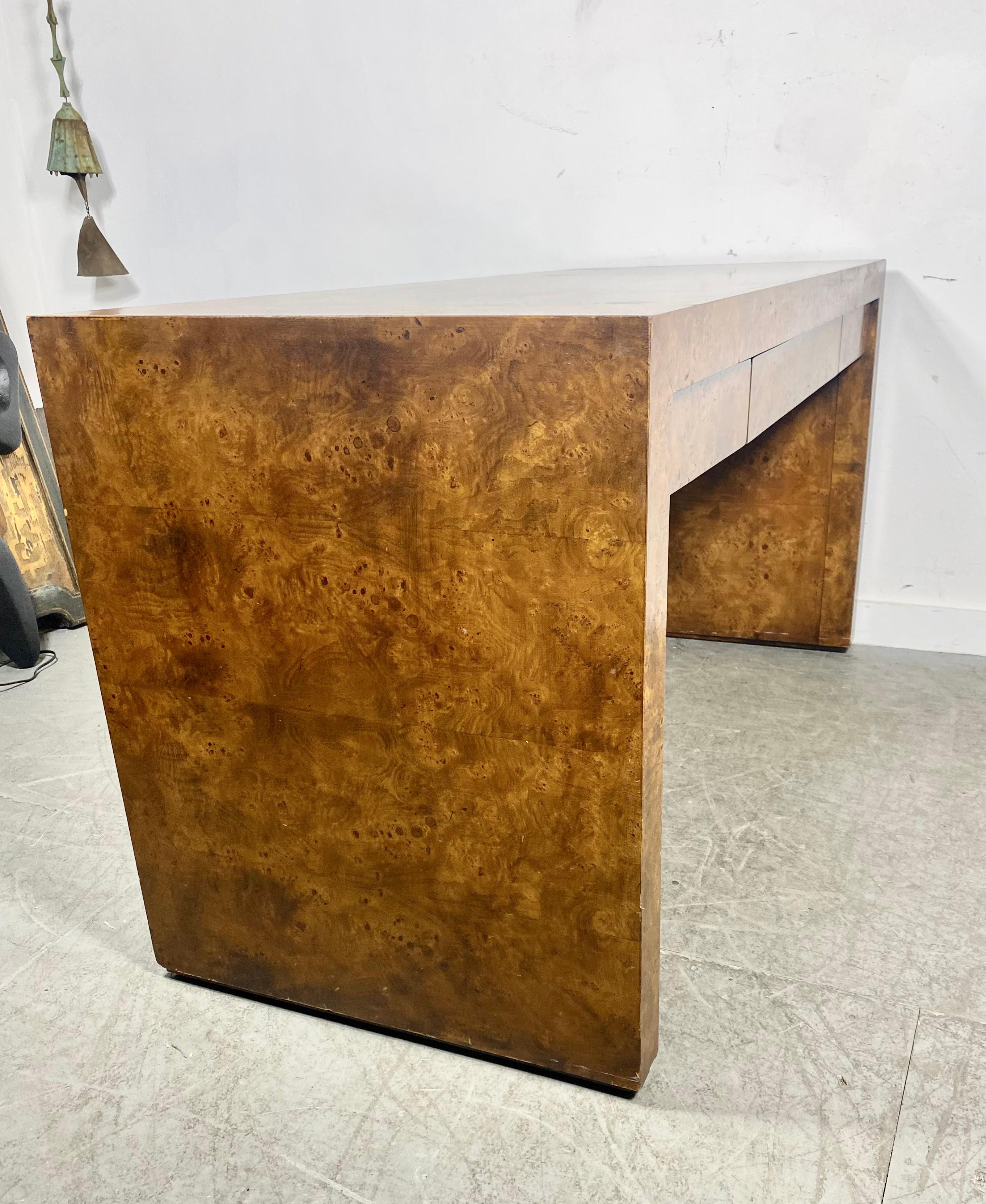 Classic Modernist 3-Drawer Burl Wood Desk designed by Milo Baughman In Good Condition In Buffalo, NY
