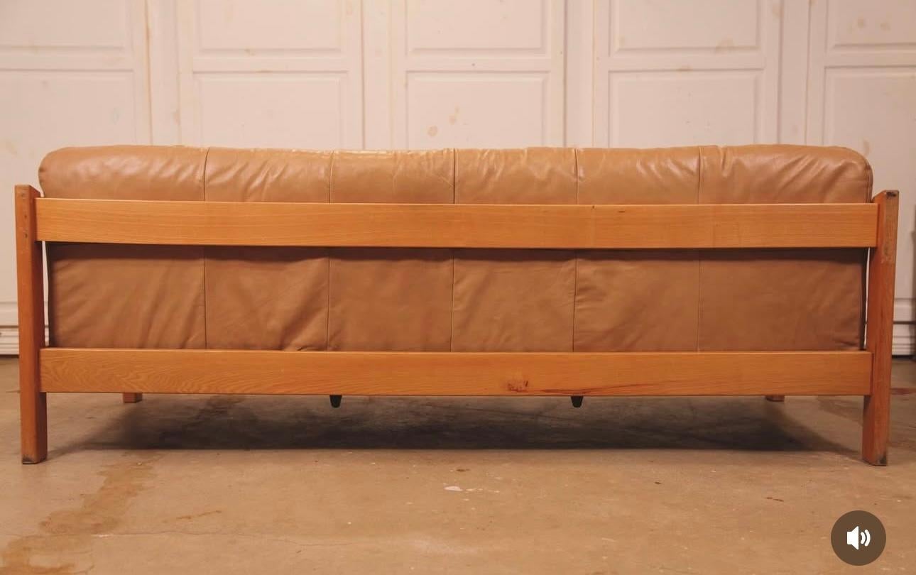 Pelle Vasca classica modernista in faggio e pelle attribuita a Søda Galvano / Norvegia in vendita