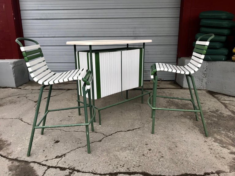 Classic Modernist Brown Jordan Patio Bar and Stools at 1stDibs