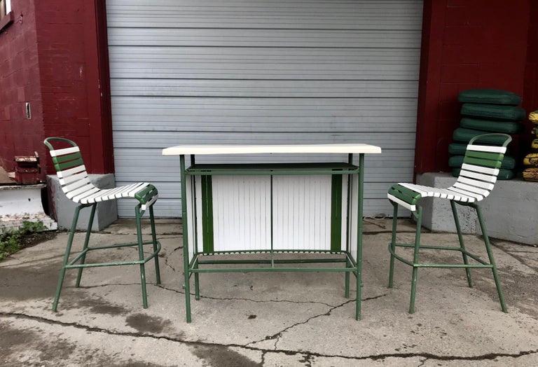 Classic Modernist Brown Jordan Patio Bar and Stools at 1stDibs
