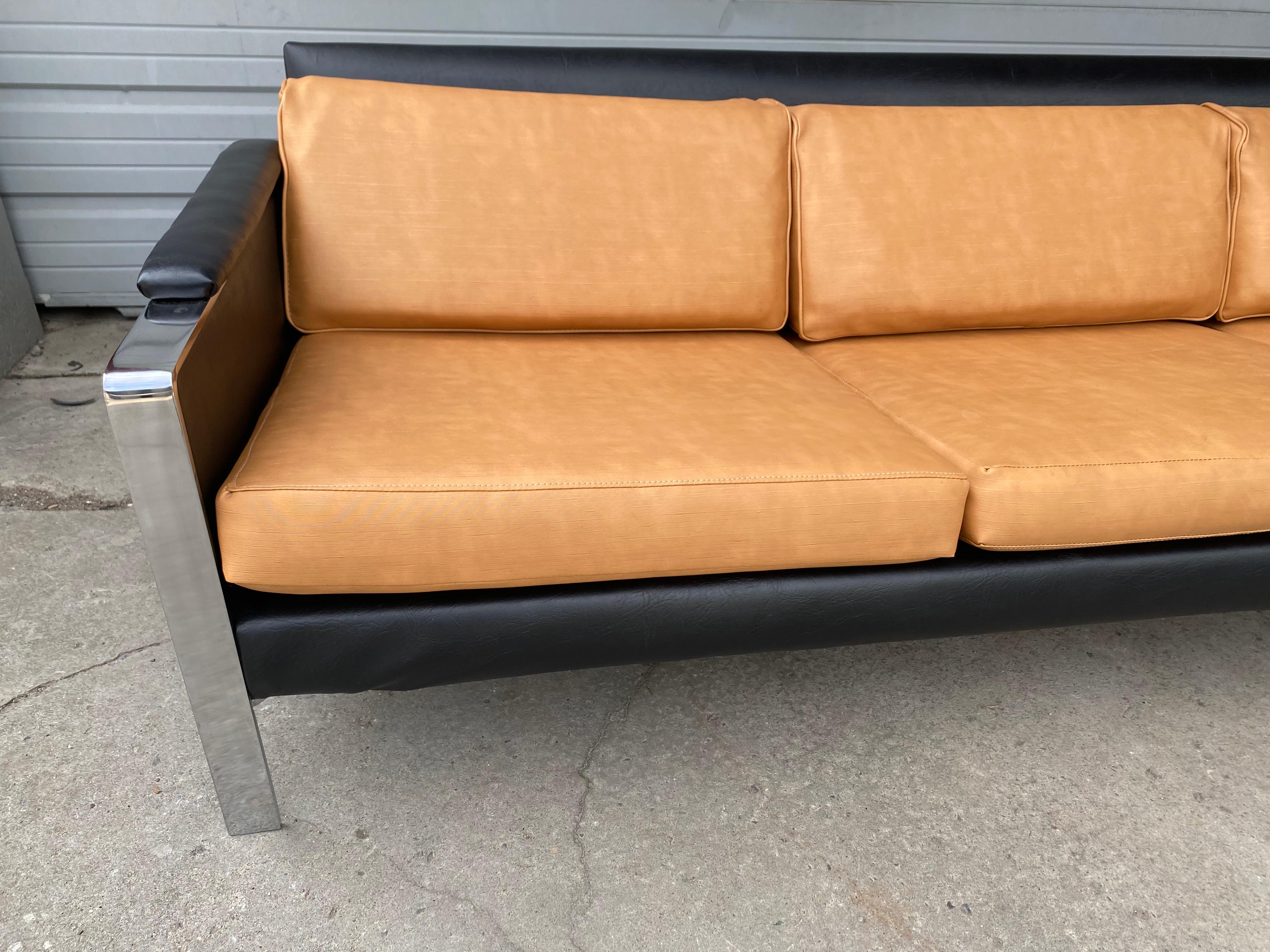 Mid-Century Modern Classic Modernist Chromed Steel and Naugahyde Low Profile Sofa, Milo Baughman For Sale