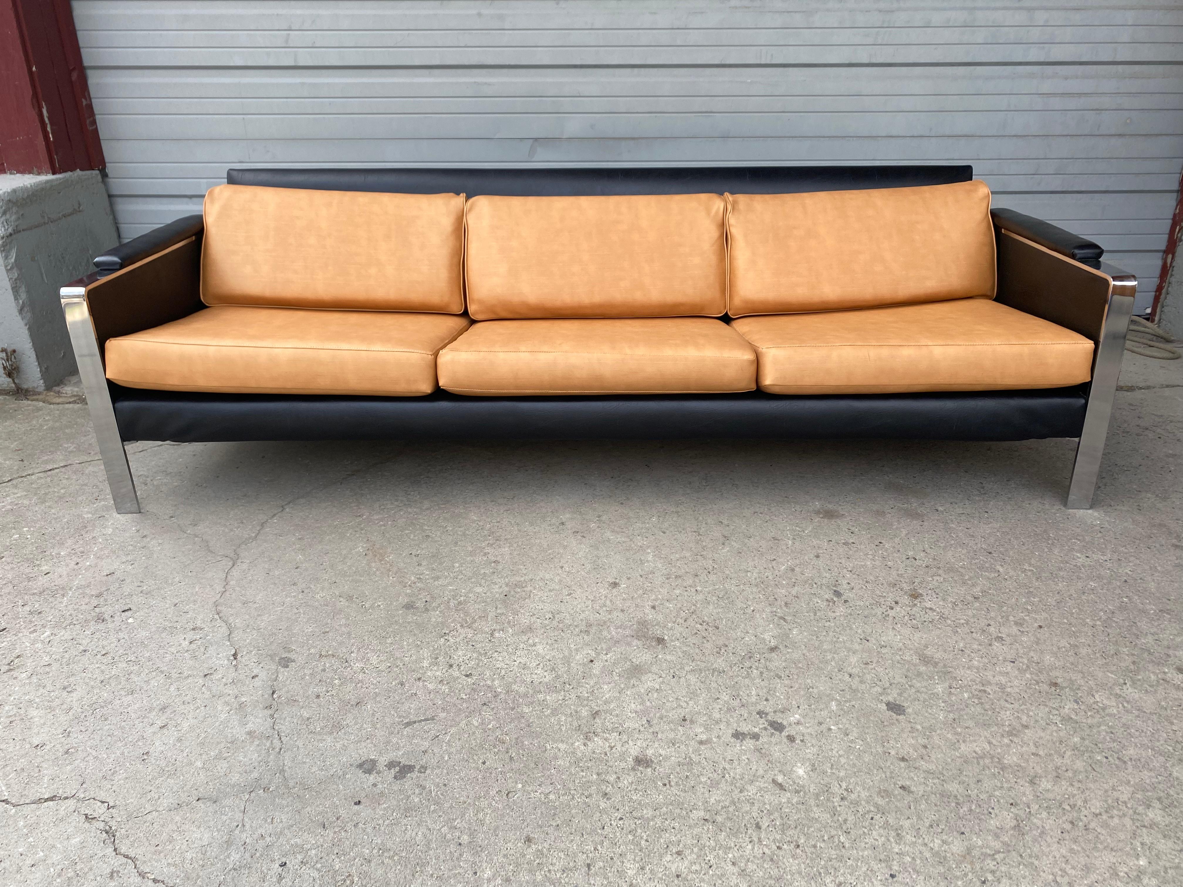 Mid-Century Modern Classic Modernist Chromed Steel and Naugahyde Low Profile Sofa, Milo Baughman For Sale