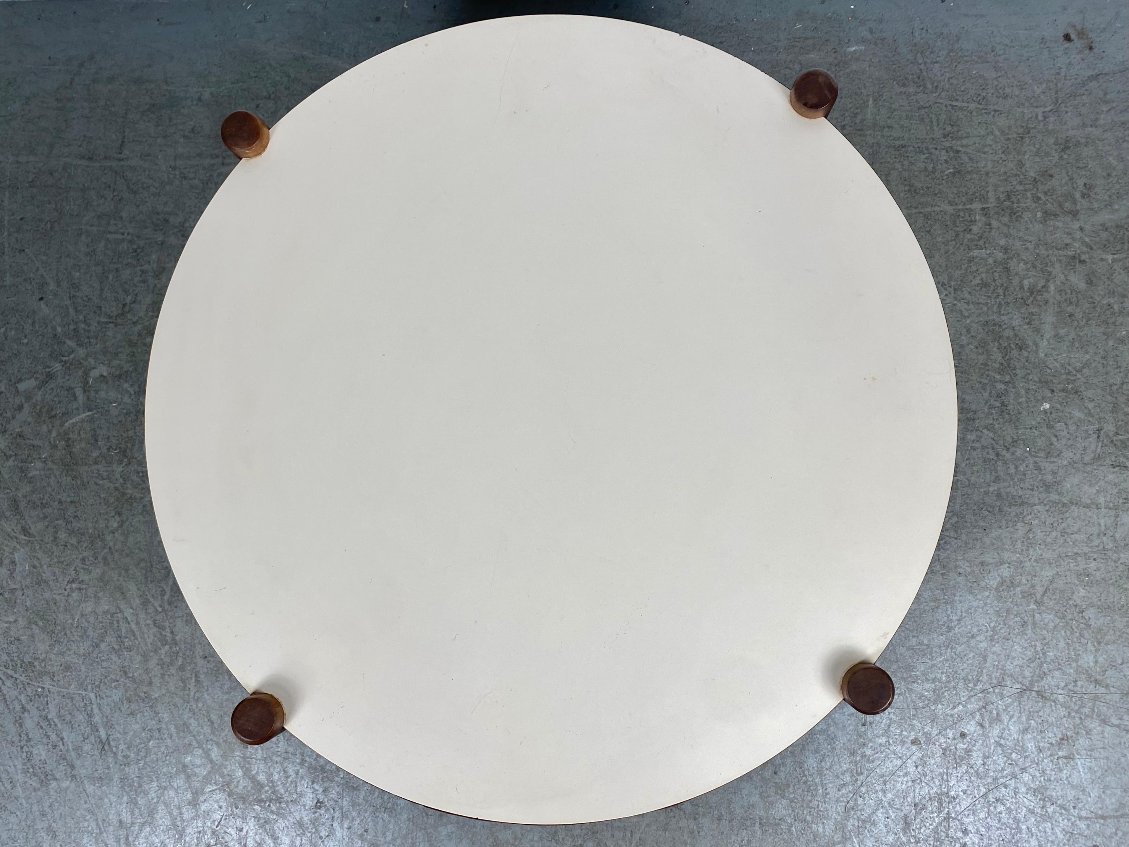 American Classic Modernist Coffee / Cocktail Table Attributed to Jens Risom For Sale