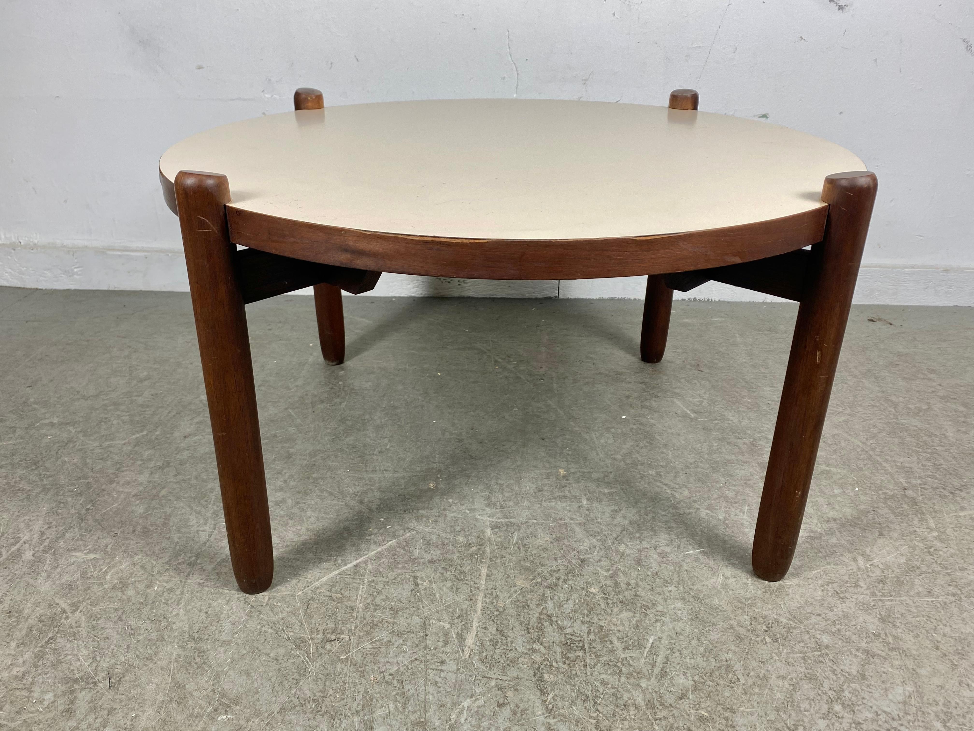 Laminate Classic Modernist Coffee / Cocktail Table Attributed to Jens Risom For Sale