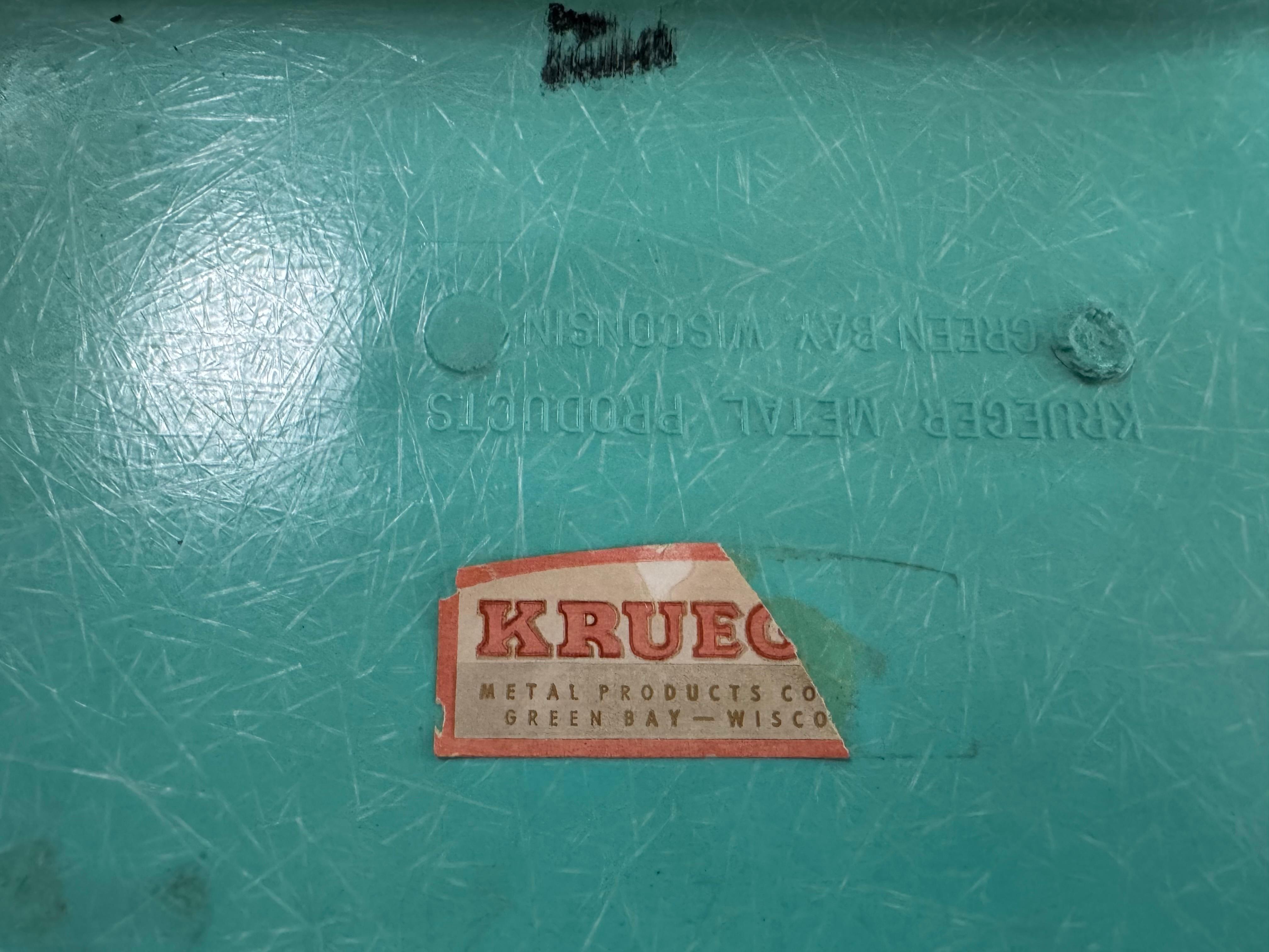 Classic Modernist Fiberglass Side Chair/ Eames Style/ by Krueger Metal Products In Good Condition For Sale In Buffalo, NY