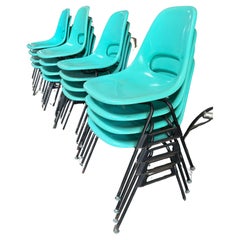 Classic Modernist Fiberglas Side Chair/ Eames Style/ von Krueger Metal Products