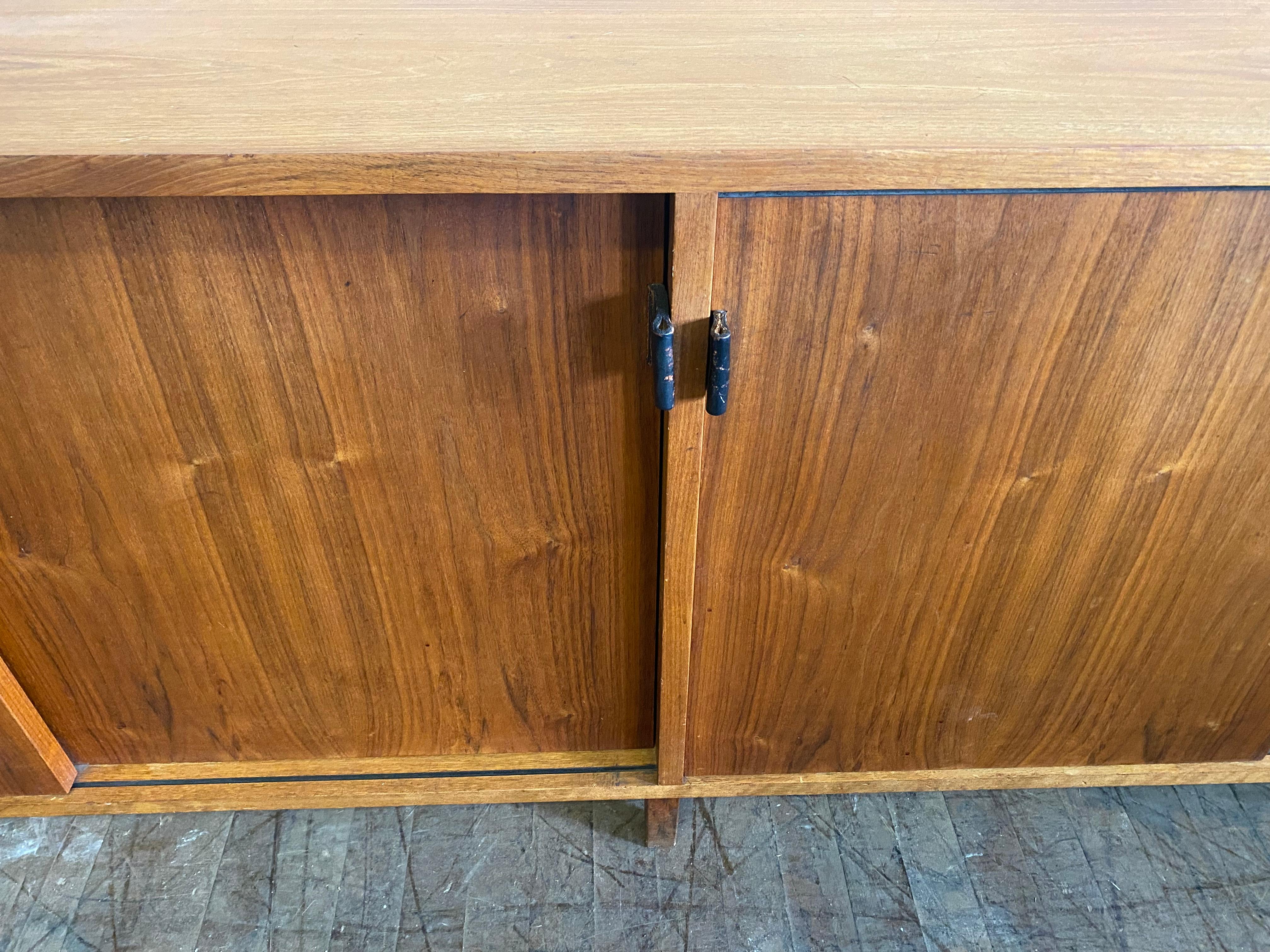 Classic Modernist Florence Knoll Walnut and Oak Credenza, Early Knoll Label 3