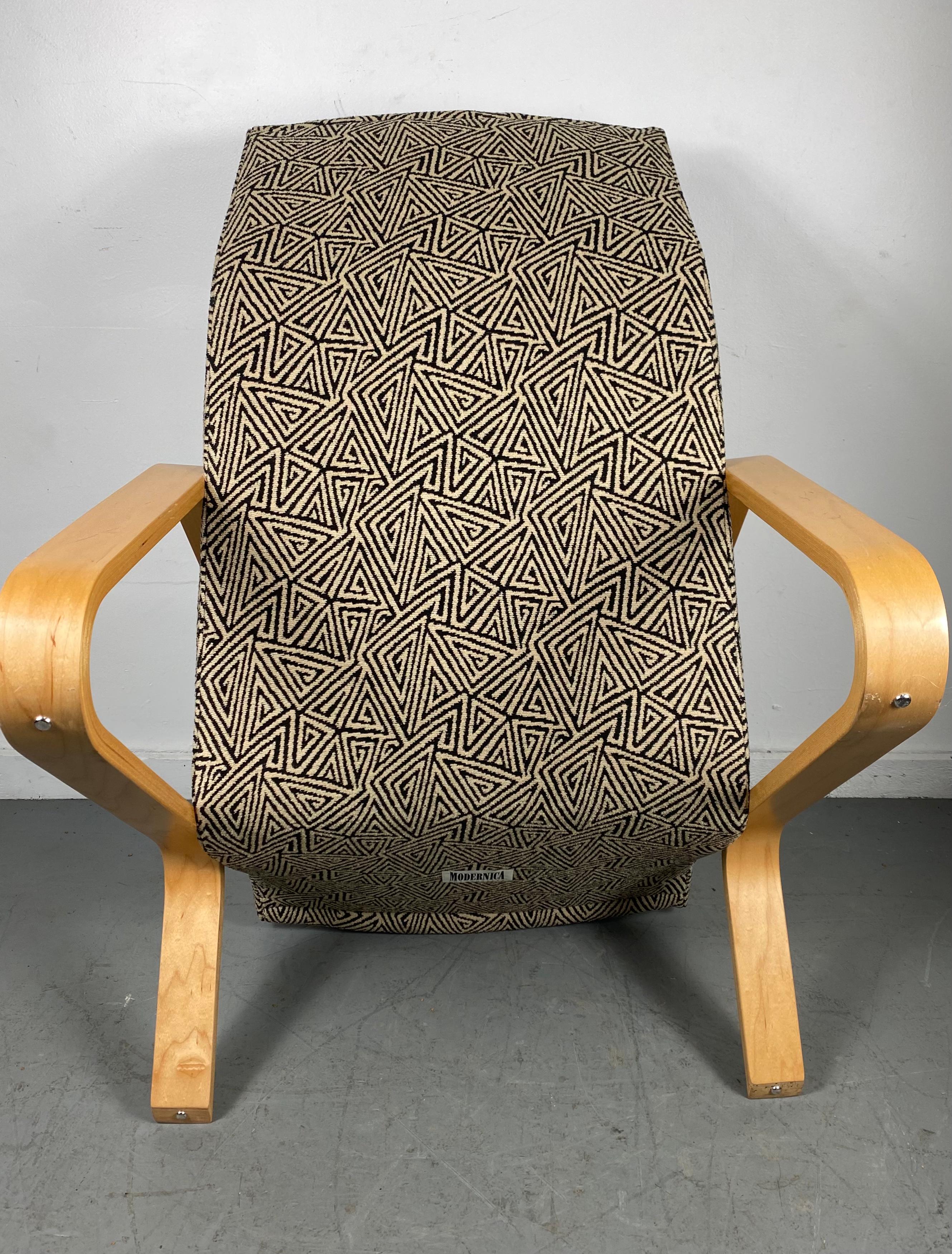 American Classic Modernist Grasshopper Lounge chair designed by Eero Saarinen / Modernica