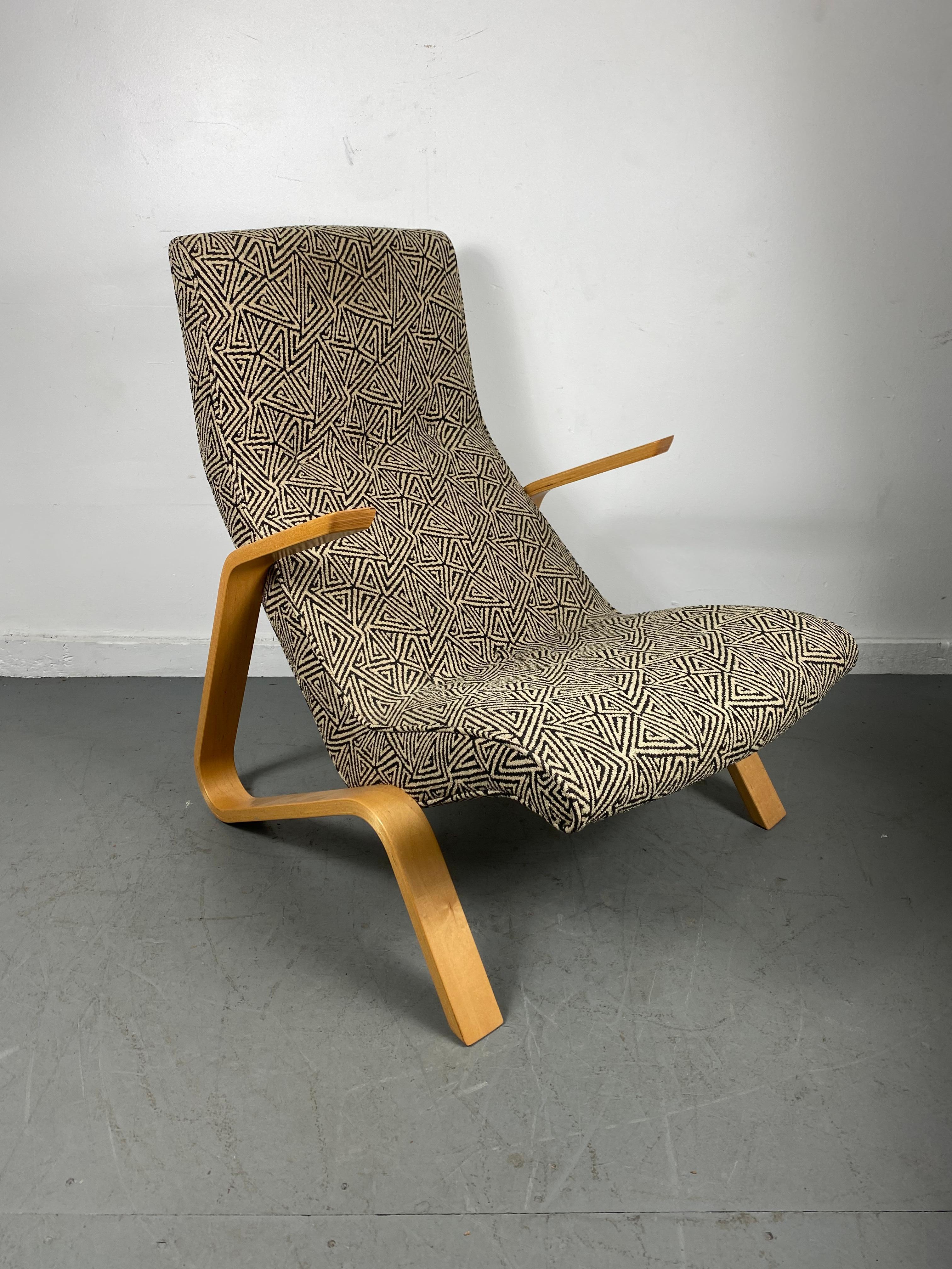 Classic Modernist Grasshopper Lounge chair designed by Eero Saarinen / Modernica 1