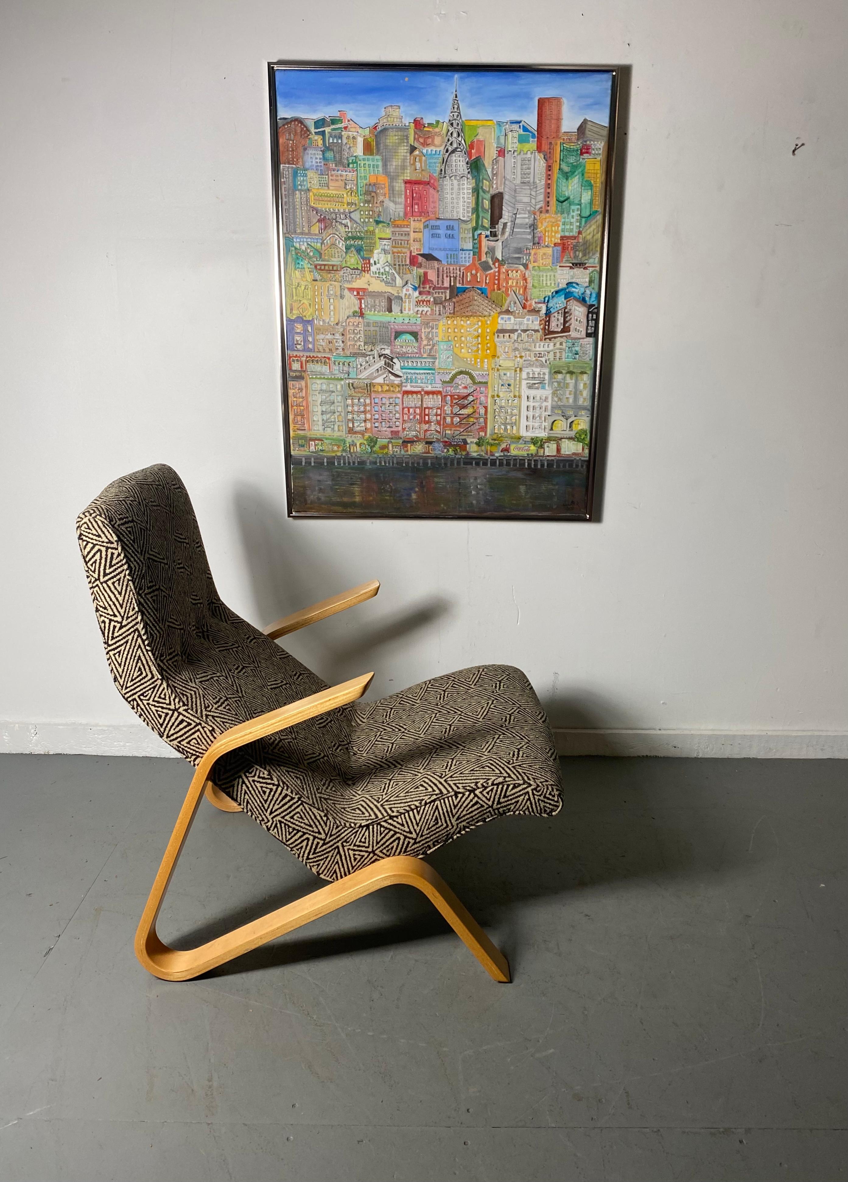 Classic Modernist Grasshopper Lounge chair designed by Eero Saarinen / Modernica 2