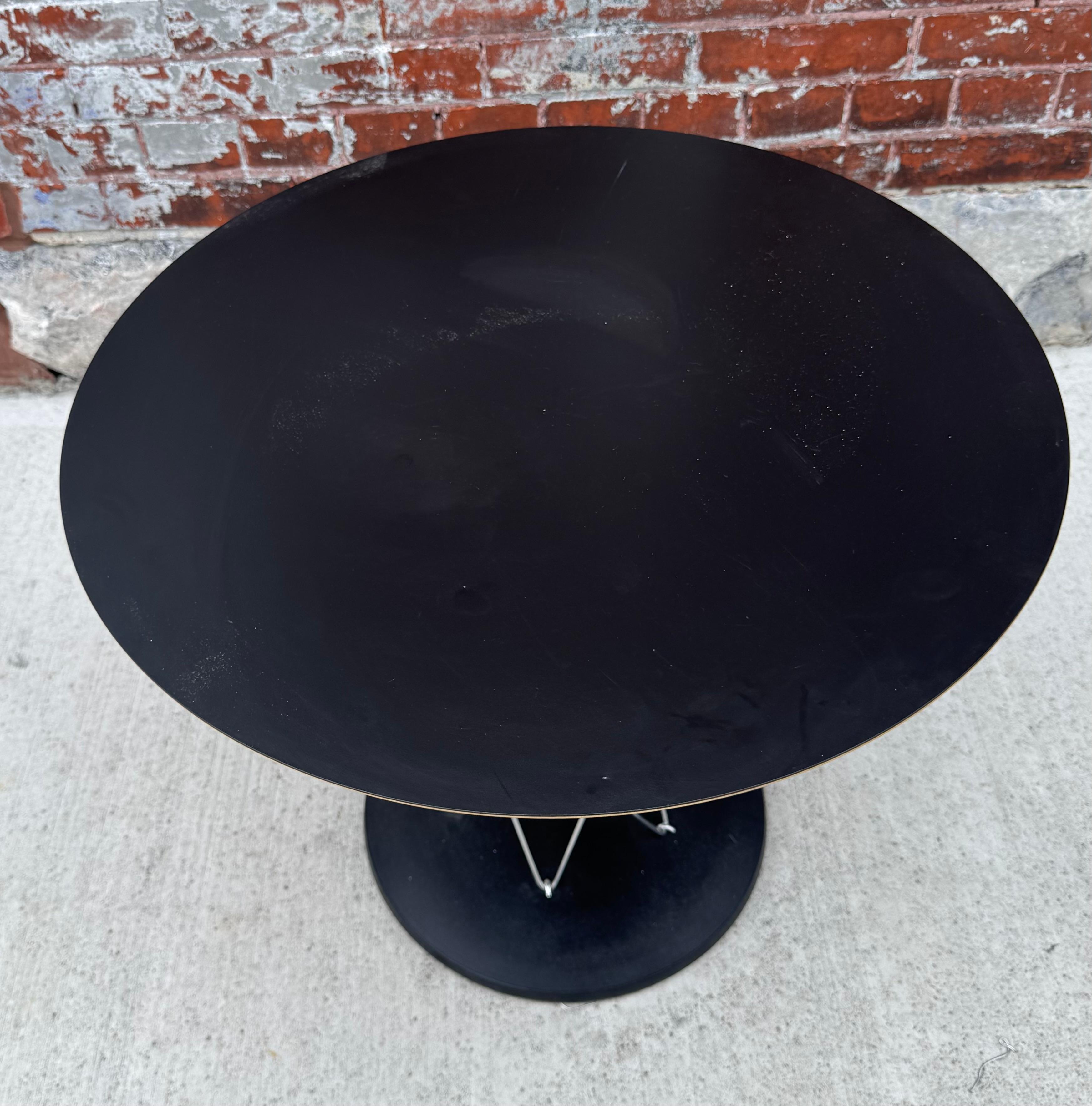Mid-Century Modern Table d'appoint classique et moderniste Isamu Noguchi 'Cyclone' pour Knoll en vente