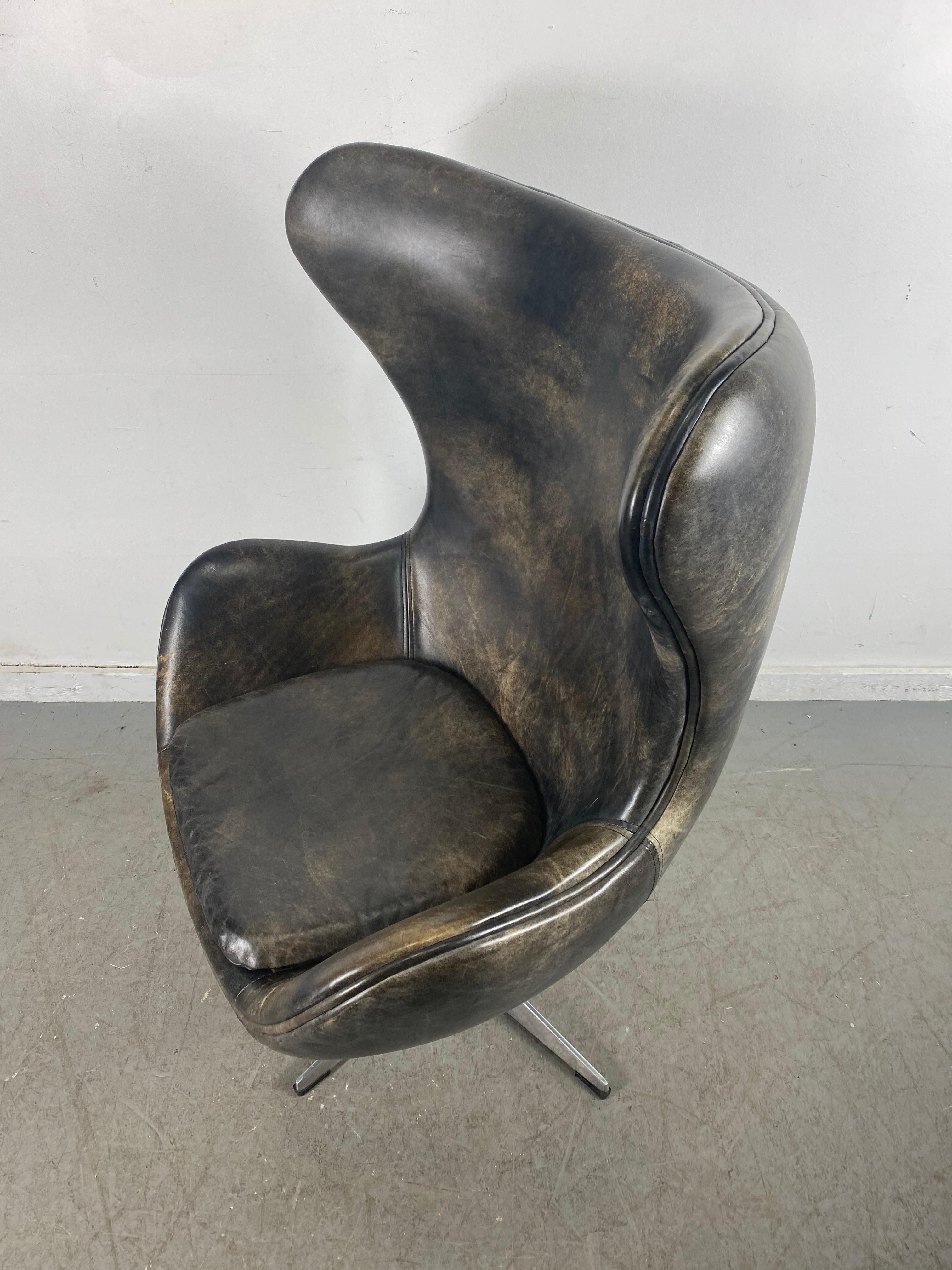 Classic Modernist Leather Tilt/swivel Egg Chair Designed by Arne Jacobsen, 1980s In Good Condition In Buffalo, NY