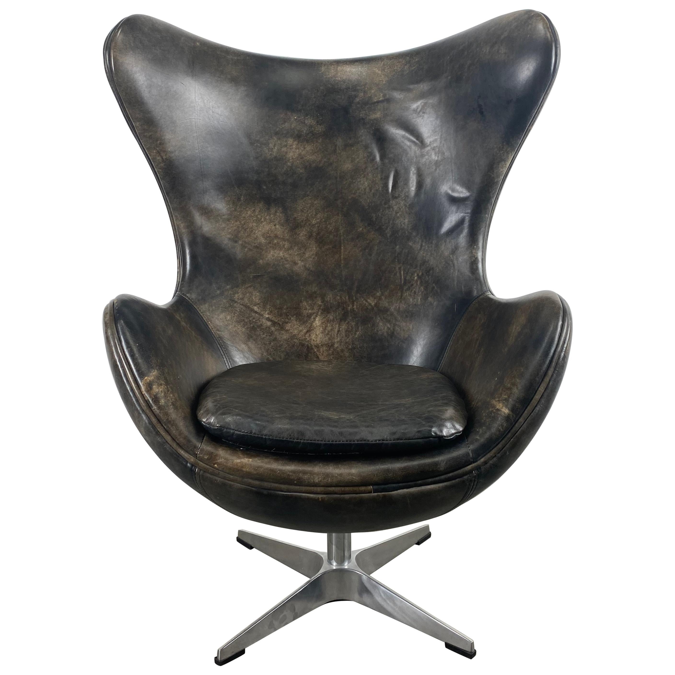 Classic Modernist Leather Tilt/swivel Egg Chair Designed by Arne Jacobsen, 1980s