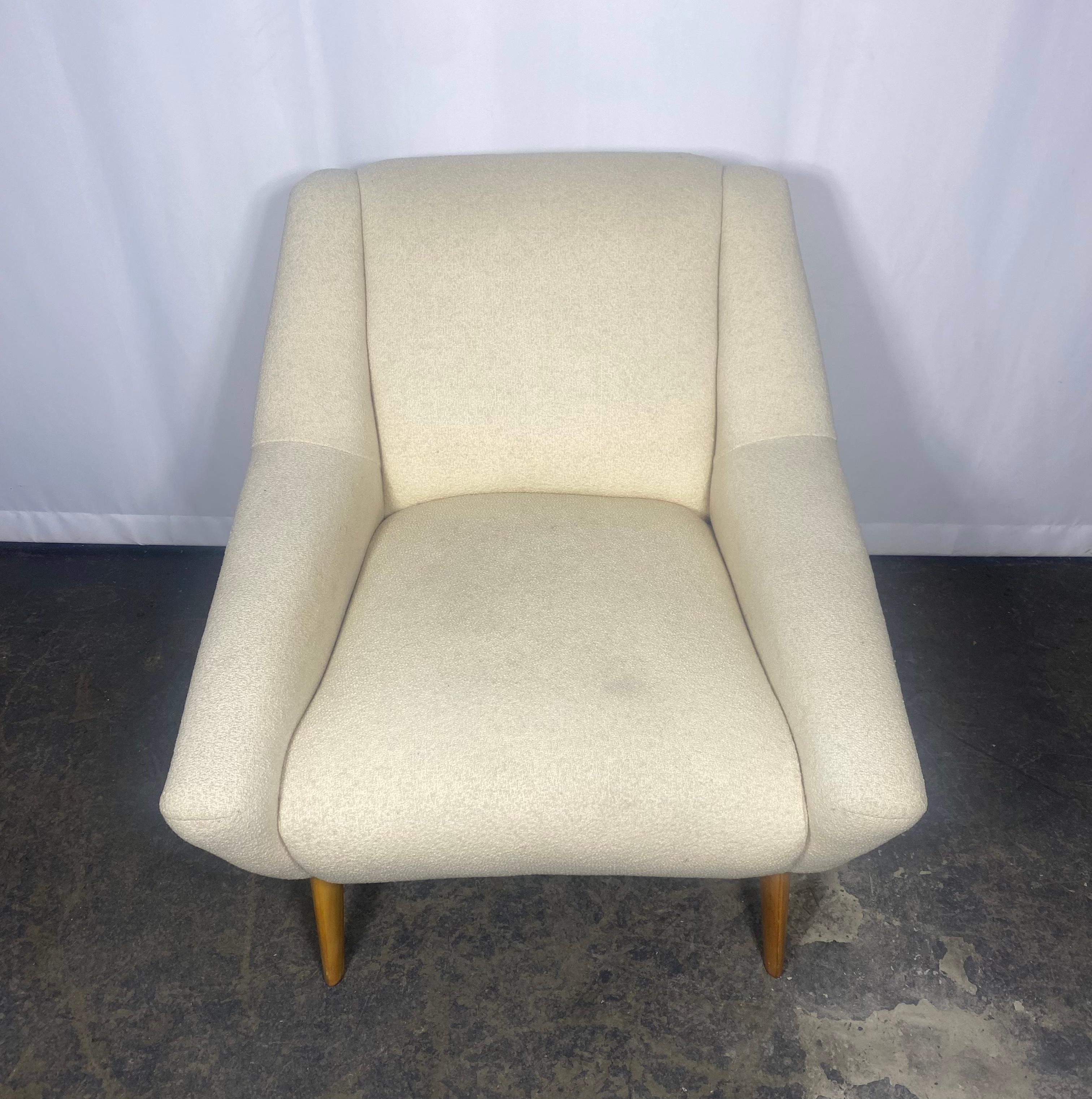 Classic Modernist Lounge Chair by Heywood Wakefield , after Gio Ponti For Sale 1