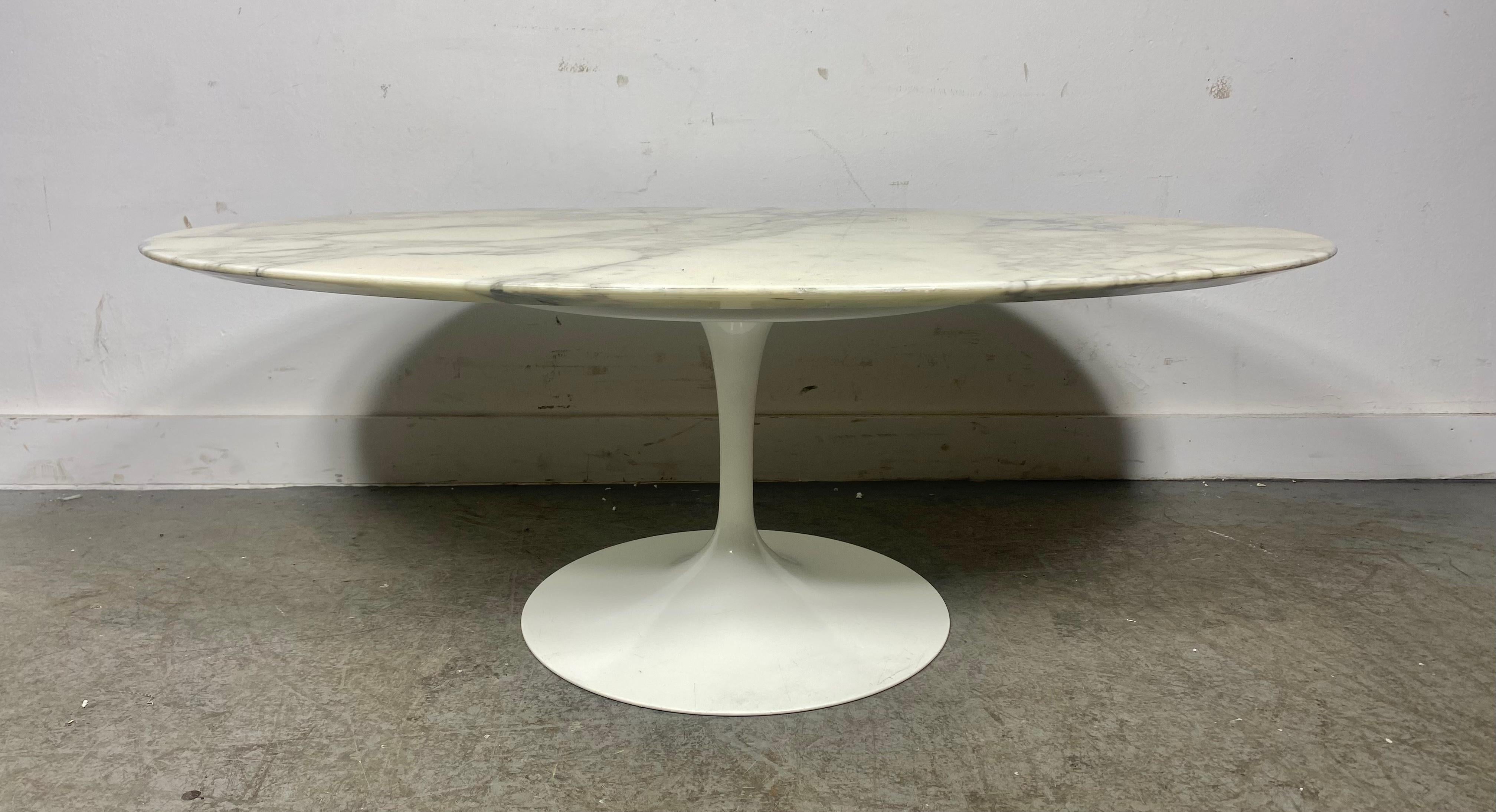 Contemporary Classic Modernist Marble Oval Cocktail Tulip Table. Eero Saarinen / Knoll For Sale