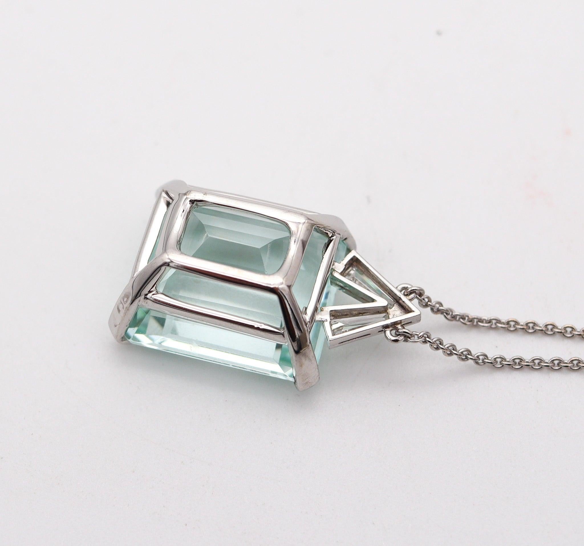 CLASSIC Modernist Necklace In 18Kt Gold With 32.76 Ctw Aquamarine & Diamonds For Sale 1