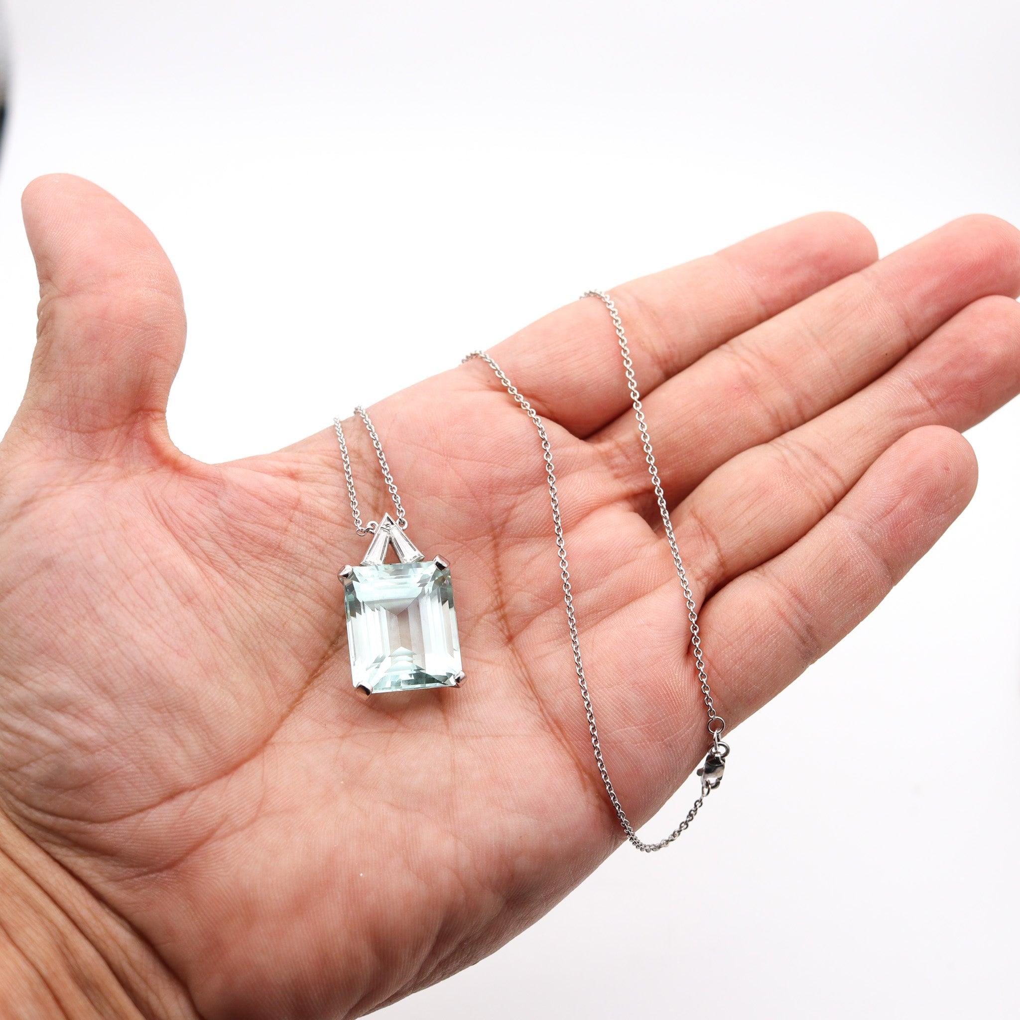 CLASSIC Modernist Necklace In 18Kt Gold With 32.76 Ctw Aquamarine & Diamonds For Sale 3