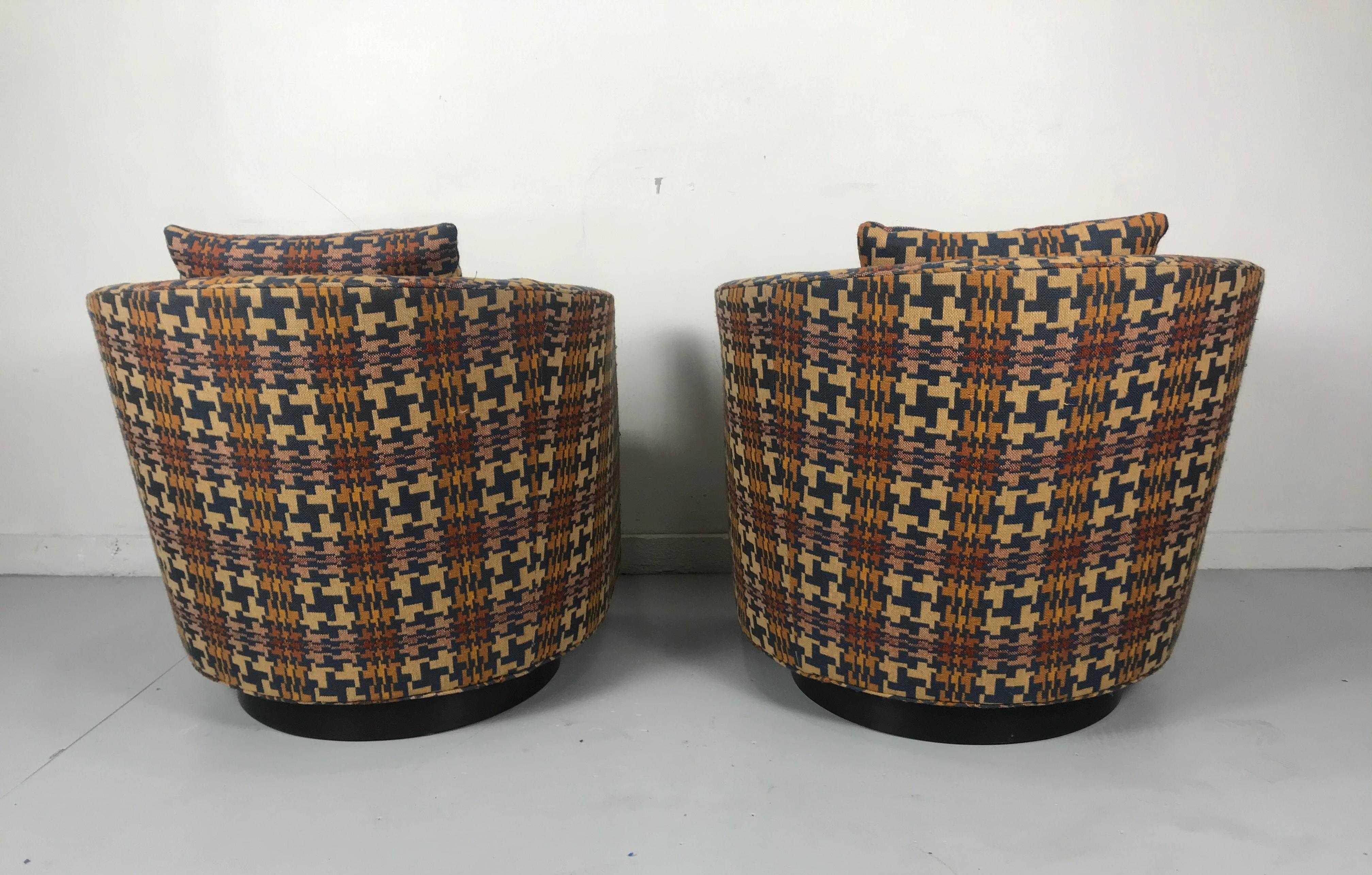 Fabric Classic Modernist Pair of Swivel Chairs by Edward Wormley for Dunbar