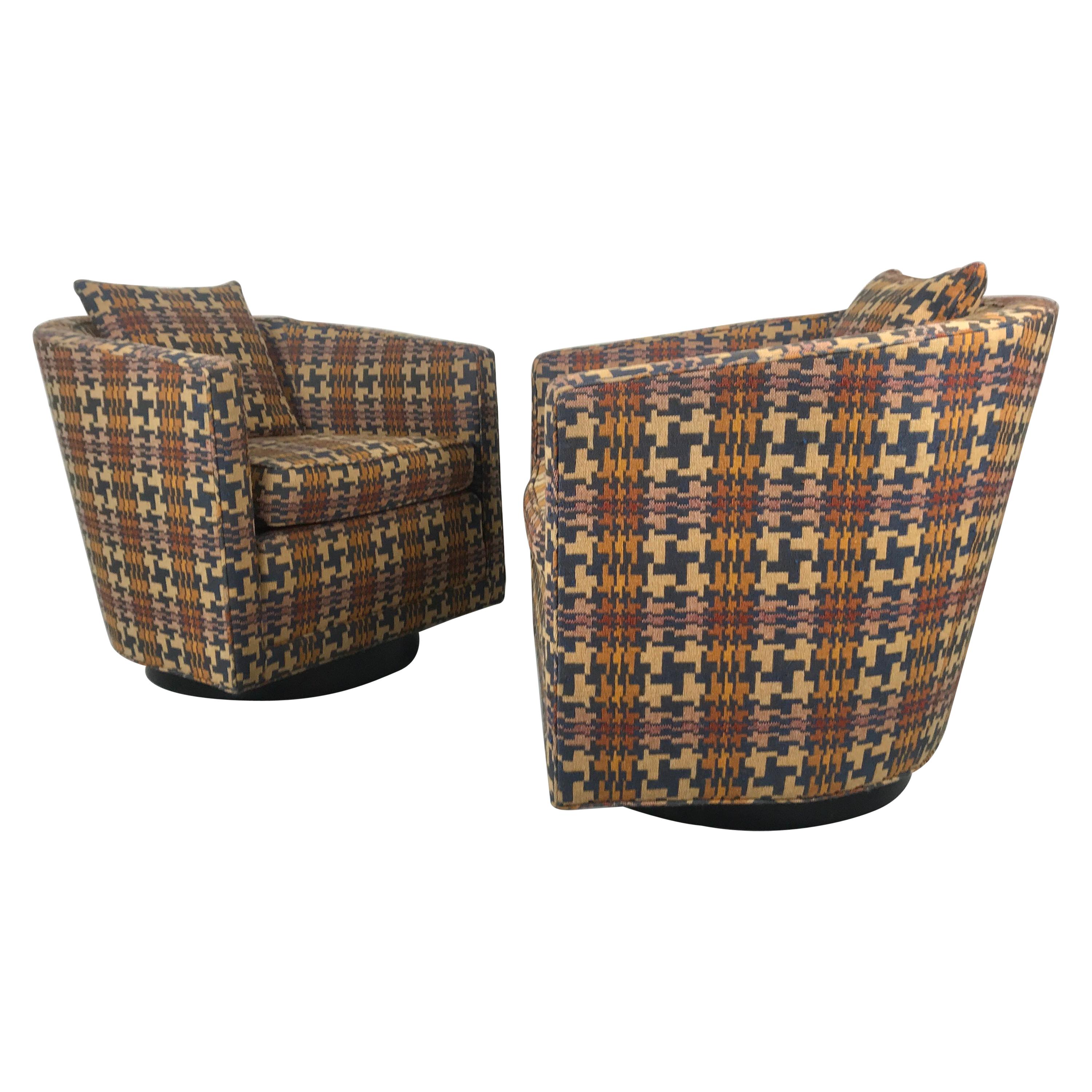 Classic Modernist Pair of Swivel Chairs by Edward Wormley for Dunbar
