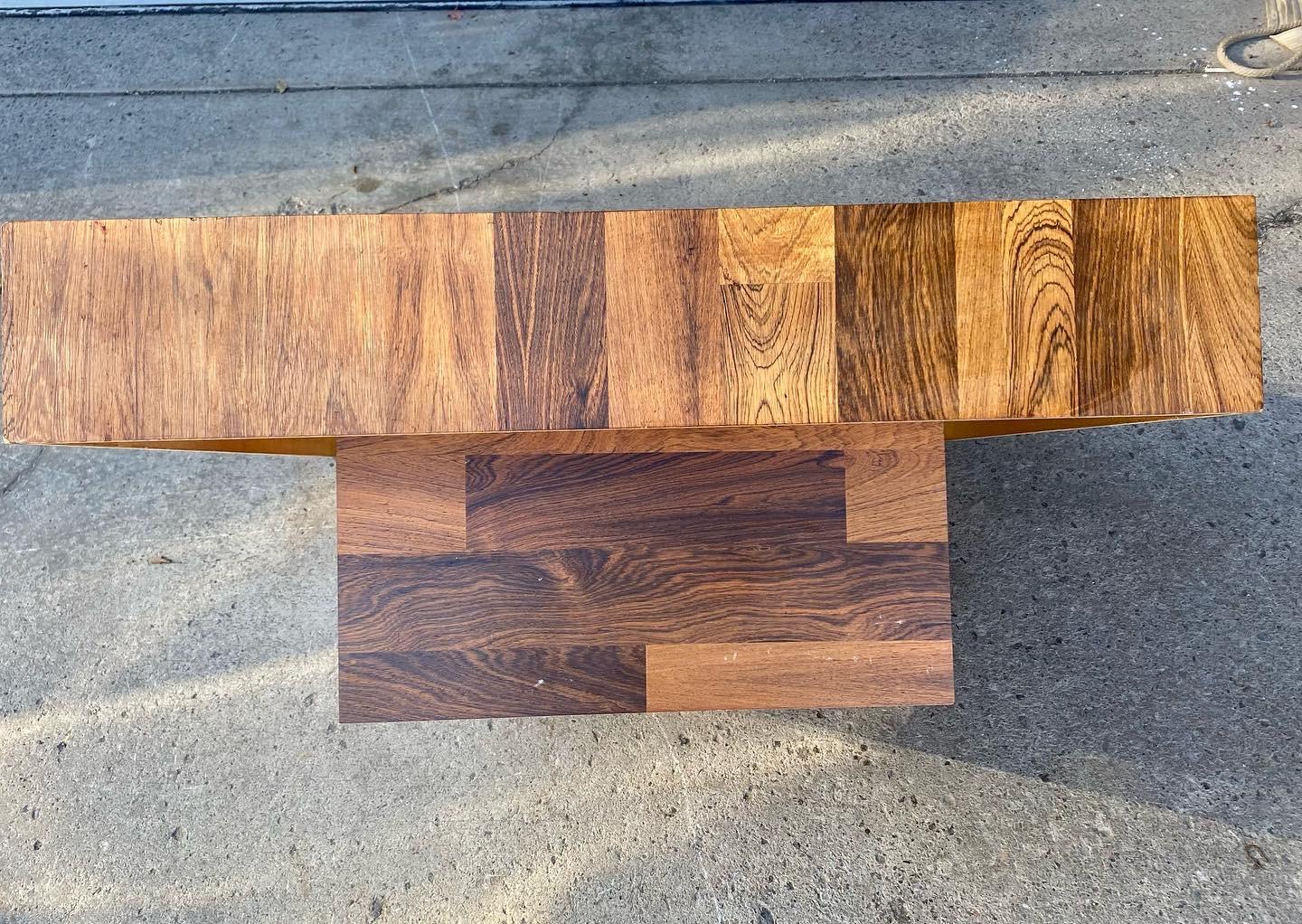 American Classic Modernist Rosewood Coffee Table Attributed to Milo Baughman For Sale
