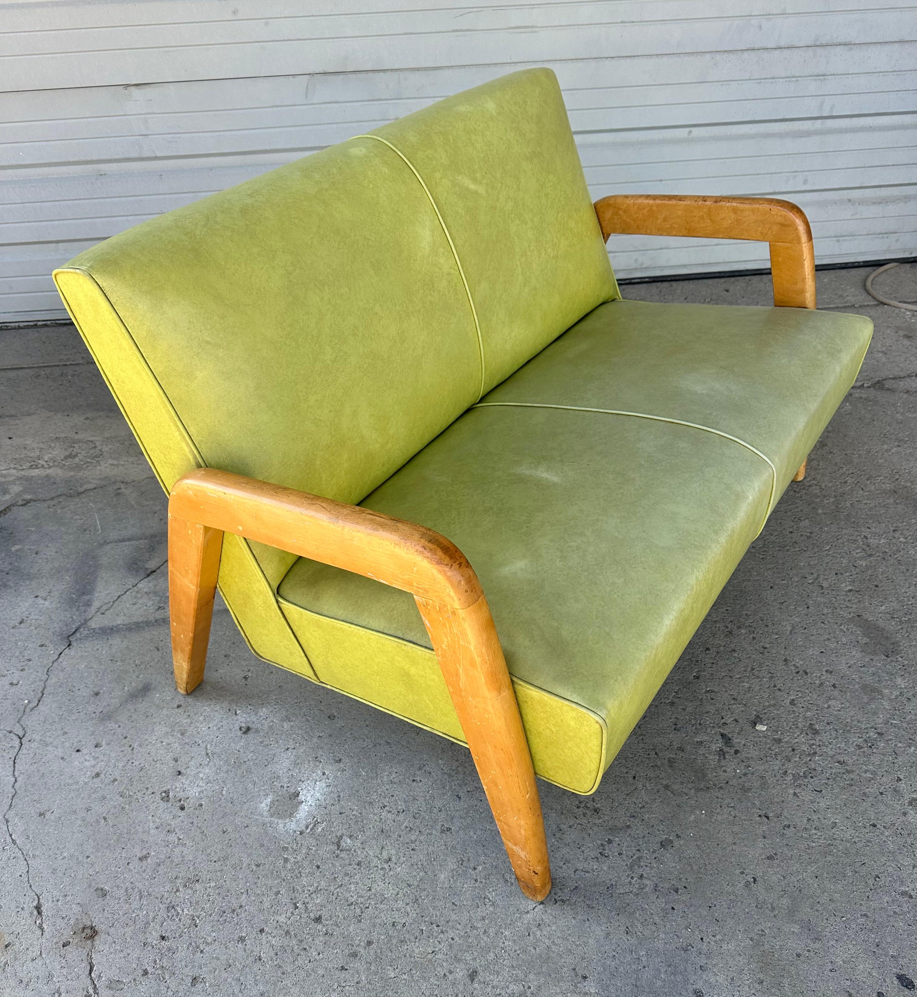 Classic Modernist Sculpted Settee Sofa by Russel Wright for Thonet en vente 6