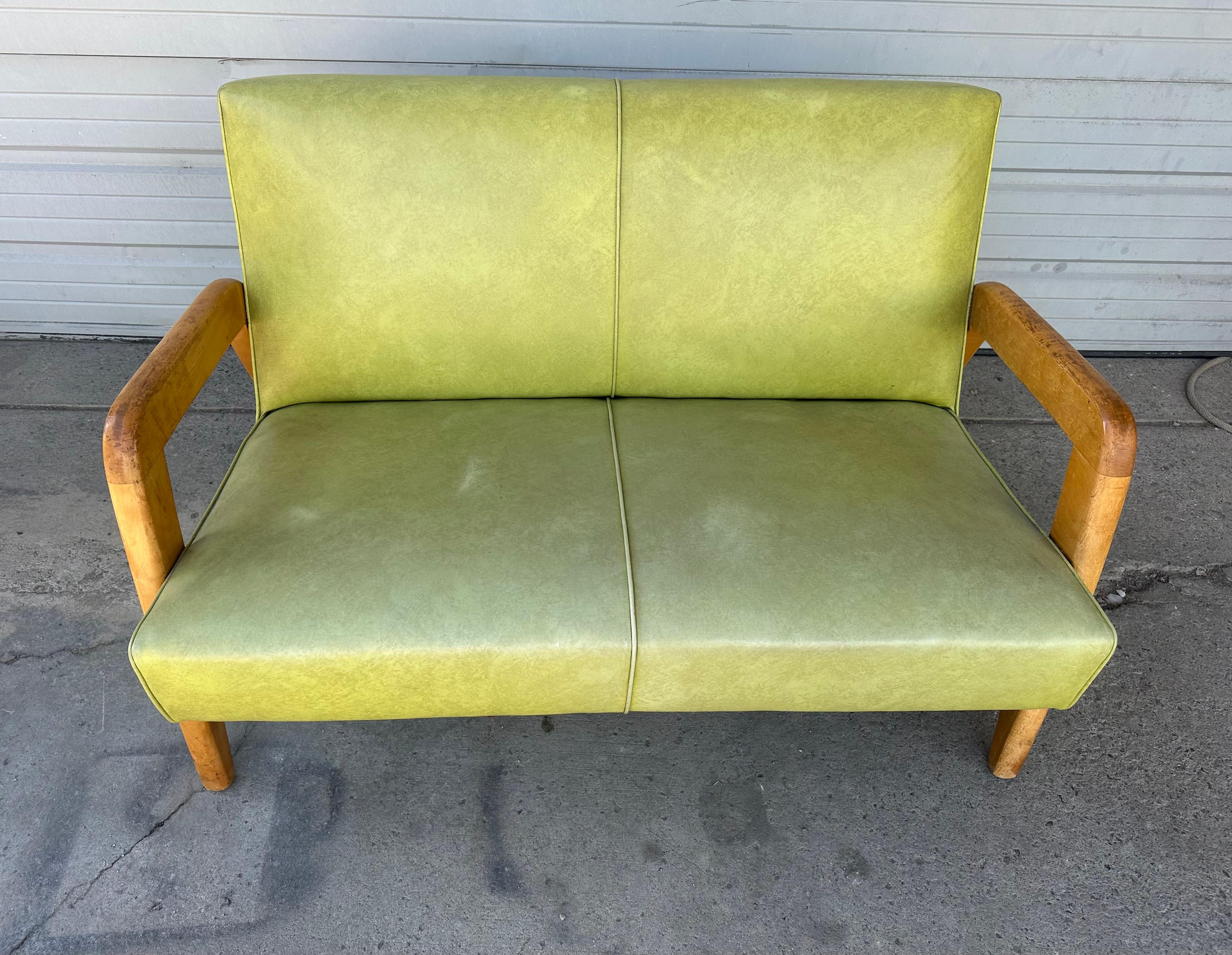 Classic Modernist Sculpted Settee Sofa by Russel Wright for Thonet en vente 7