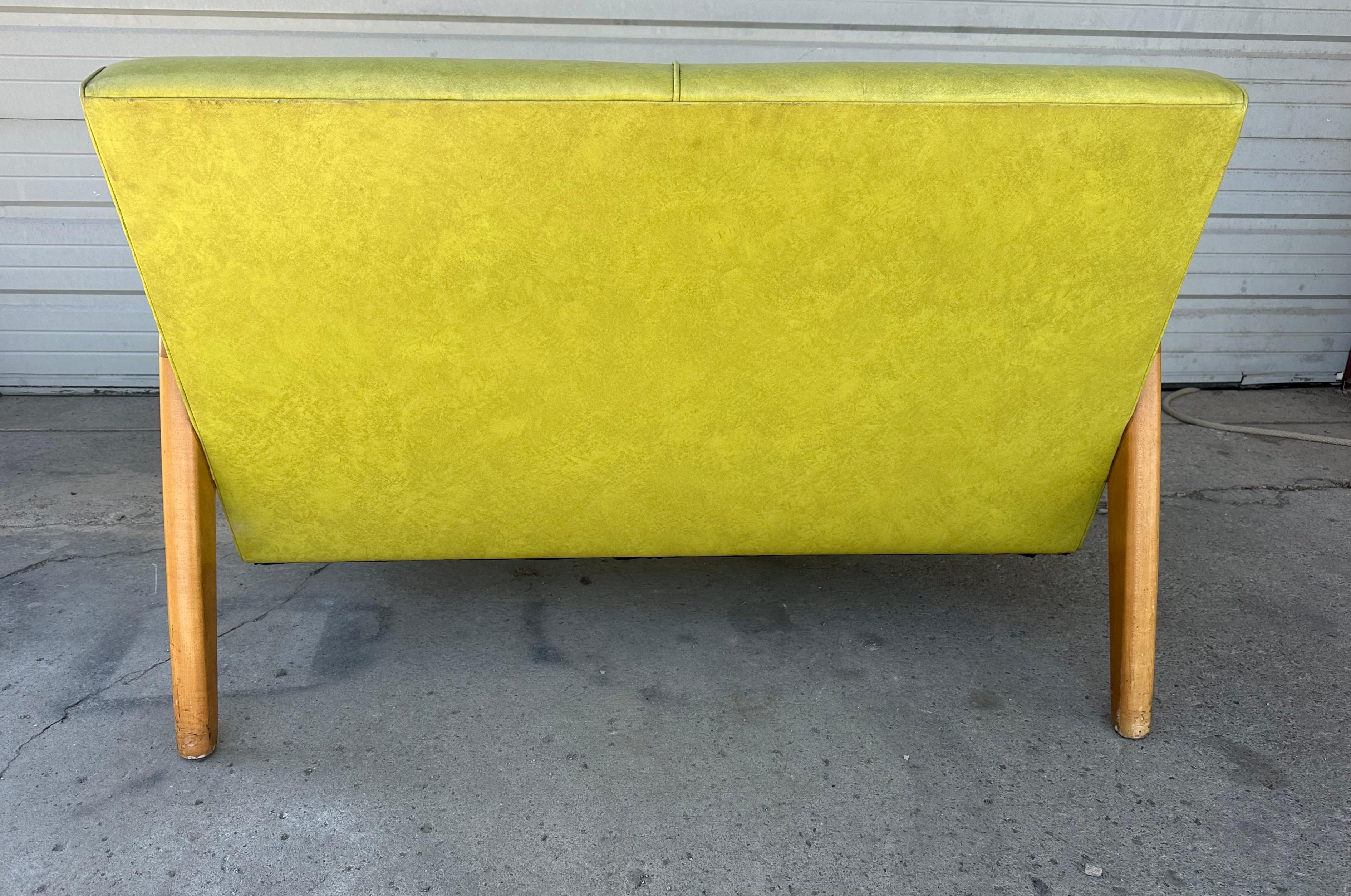 Classic Modernist Sculpted Settee Sofa by Russel Wright for Thonet en vente 8