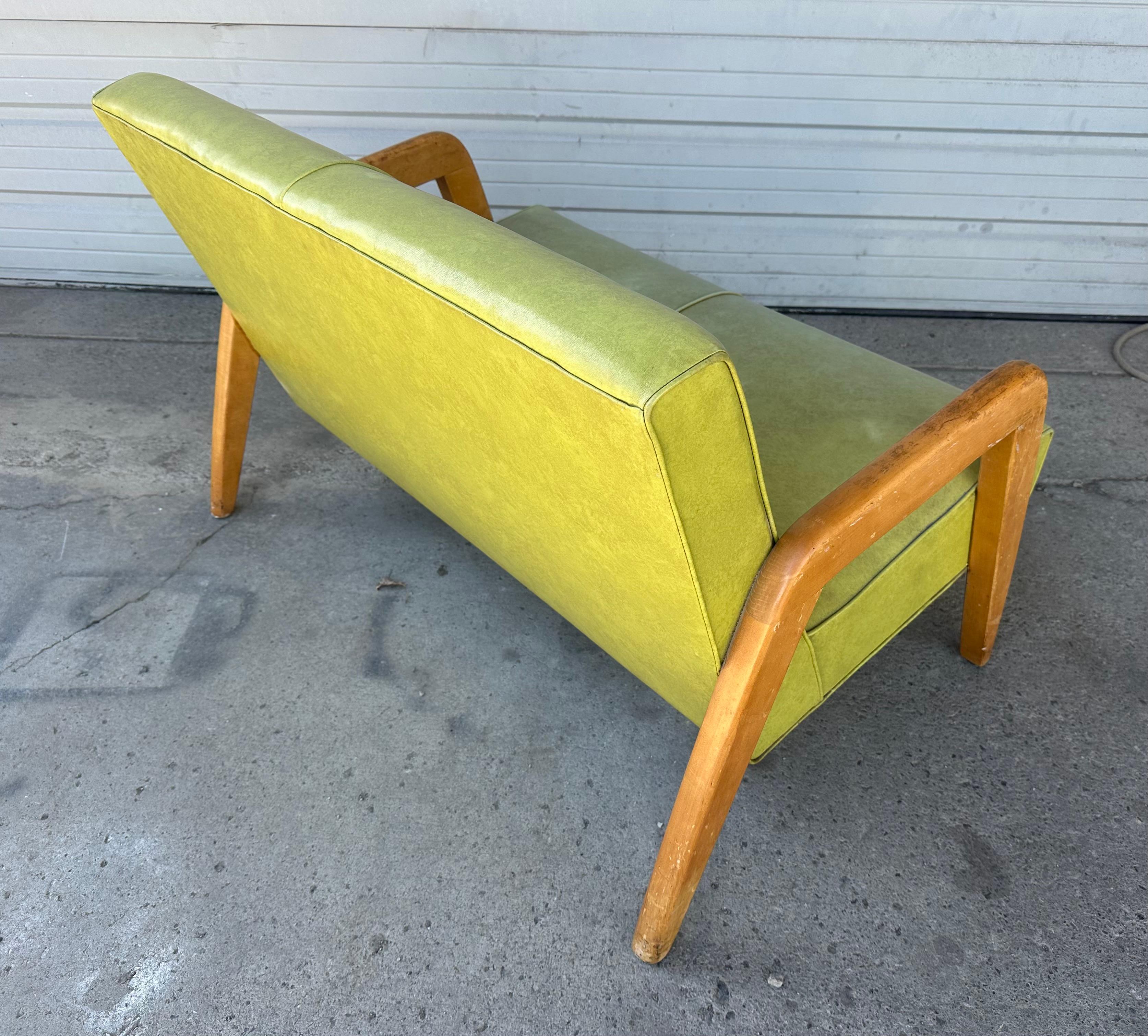 Mid-Century Modern Classic Modernist Sculpted Settee Sofa by Russel Wright for Thonet en vente
