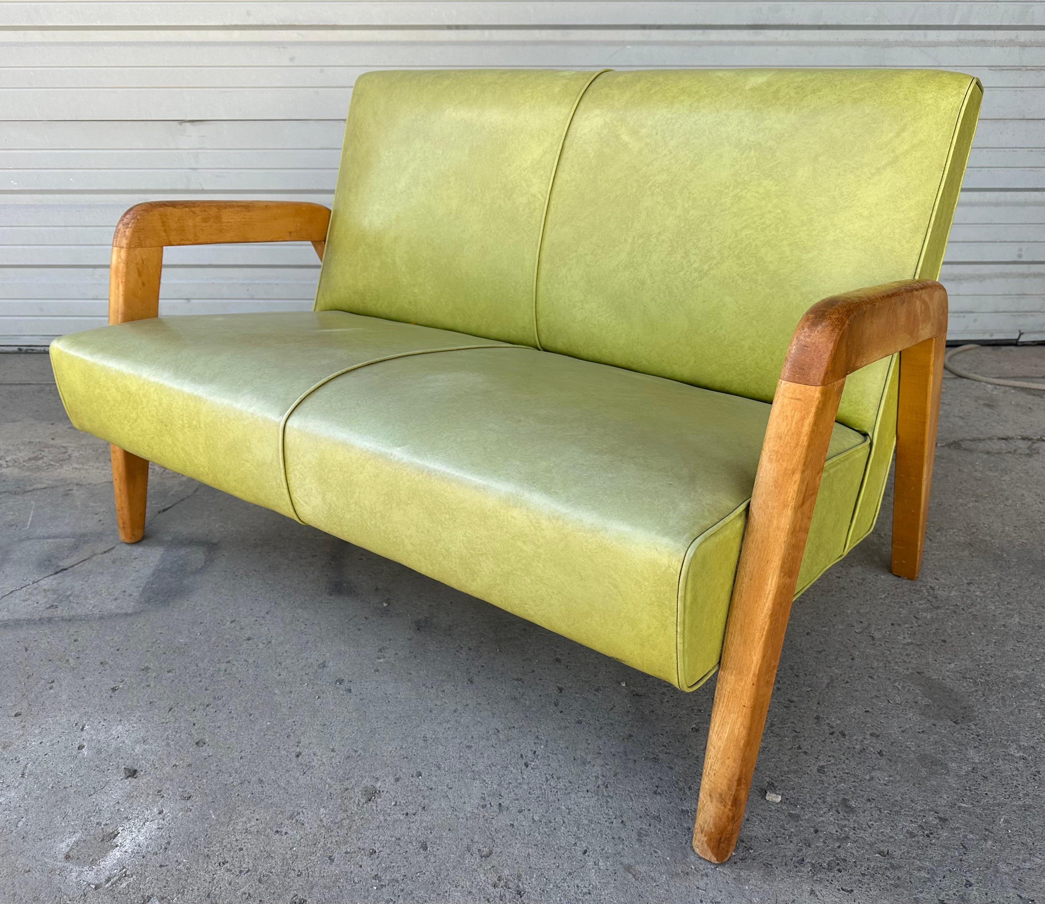 Classic Modernist Sculpted Settee Sofa by Russel Wright for Thonet Bon état - En vente à Buffalo, NY