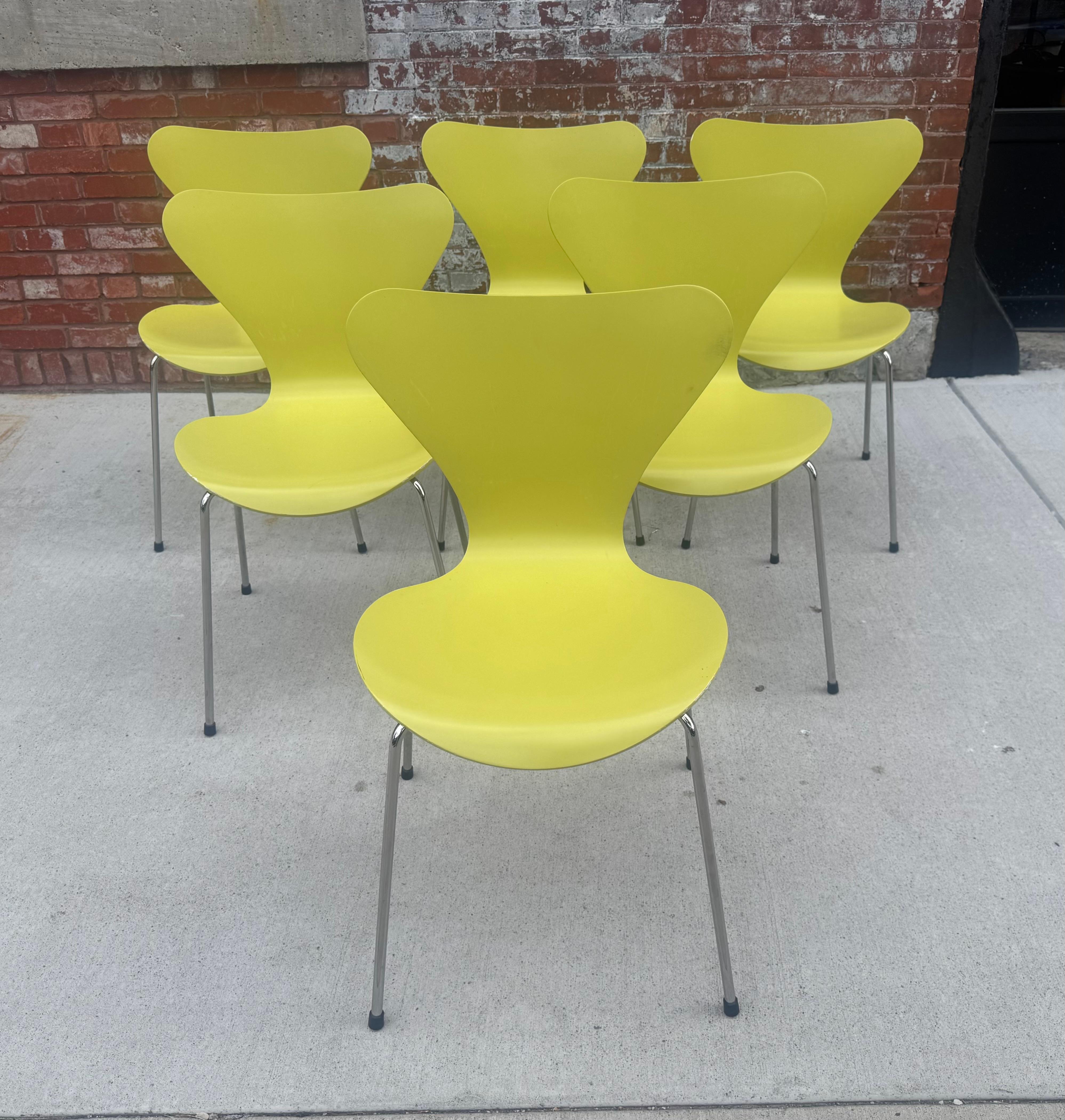 Danois Classic Modernist Series 7 Chairs by Arne Jacobsen for Fritz Hansen, set 6 en vente