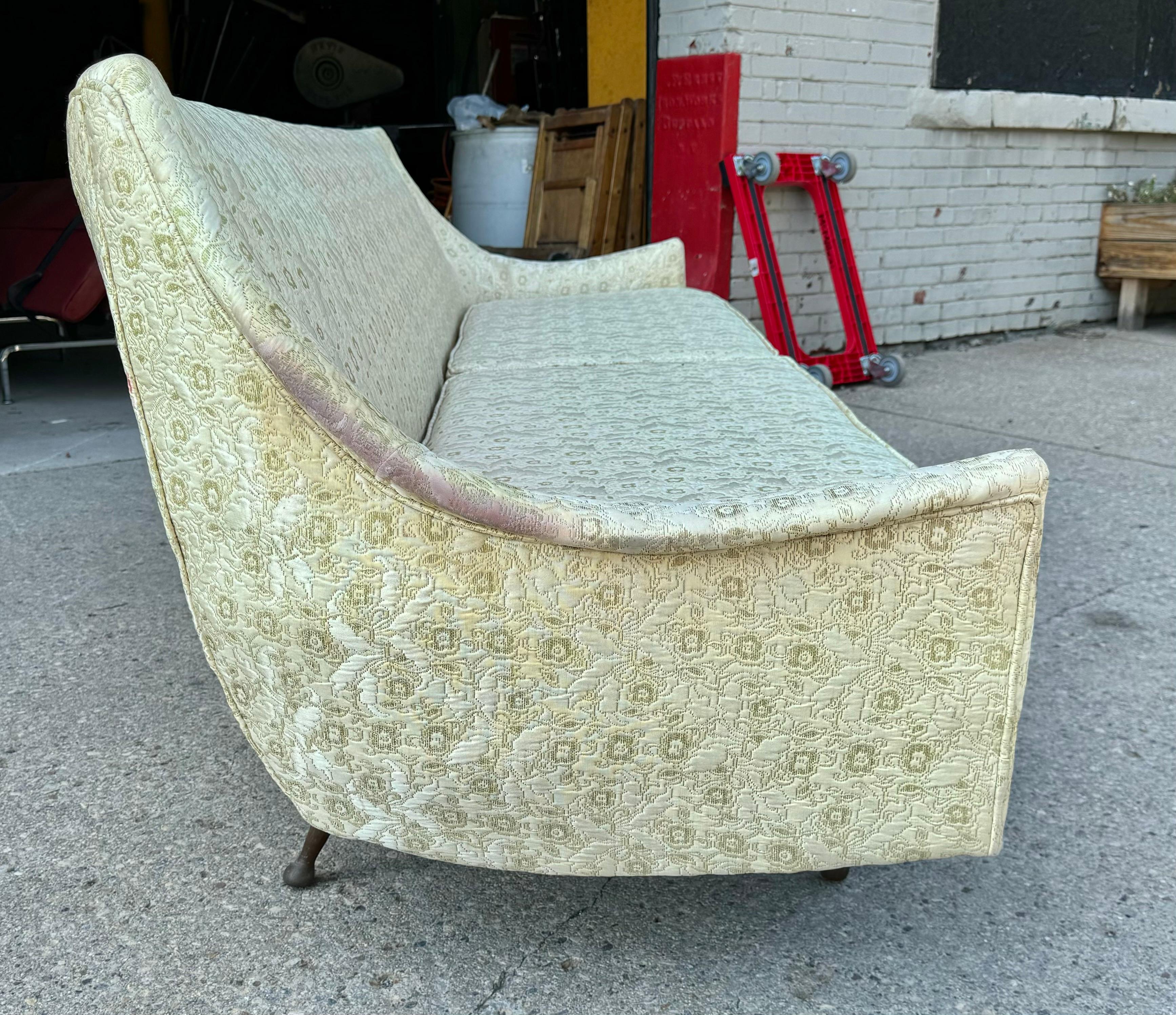 Mid-20th Century Classic Modernist Sofa attributed to Paul McCobb For Sale