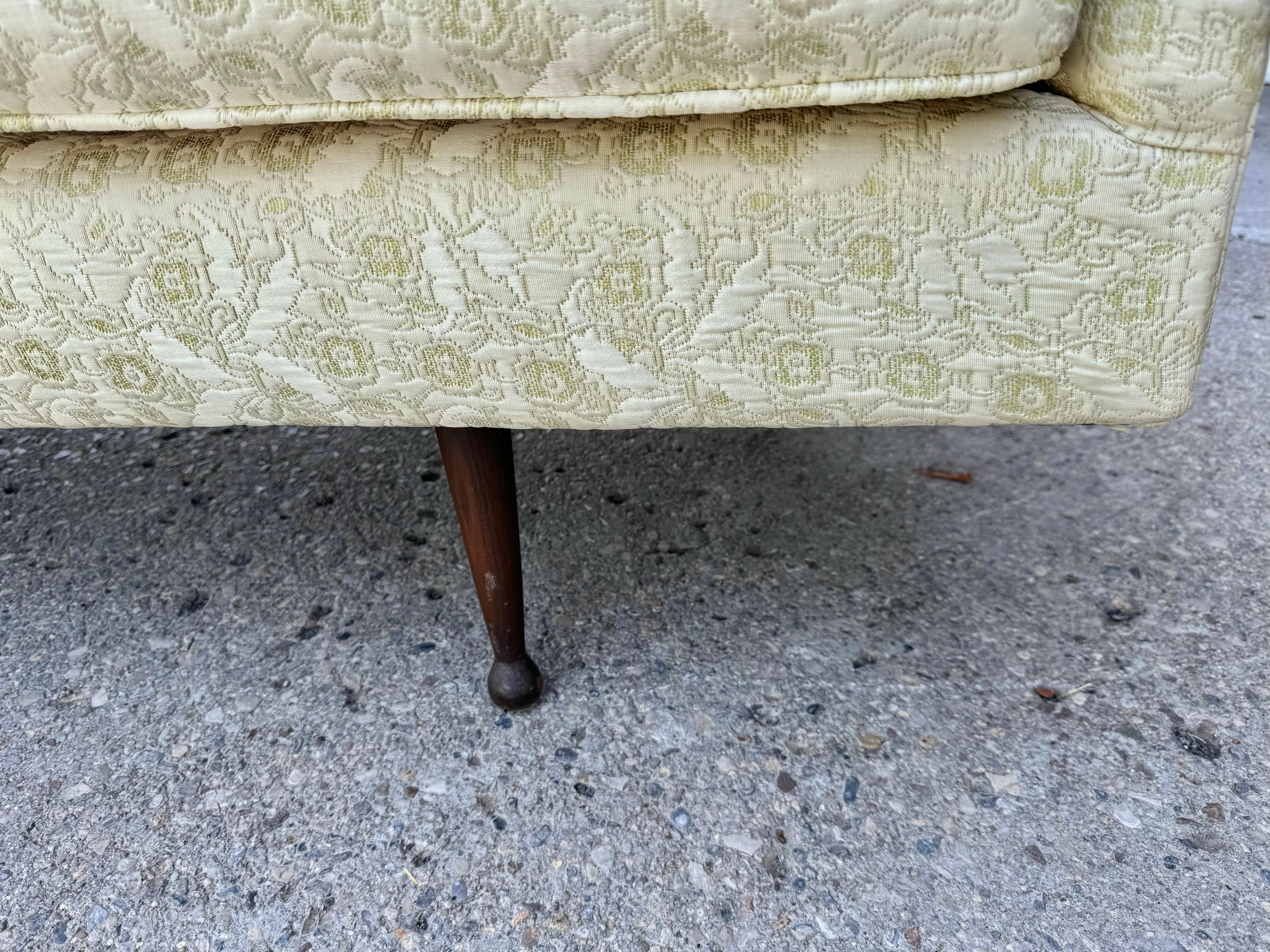 Classic Modernist Sofa attributed to Paul McCobb For Sale 1