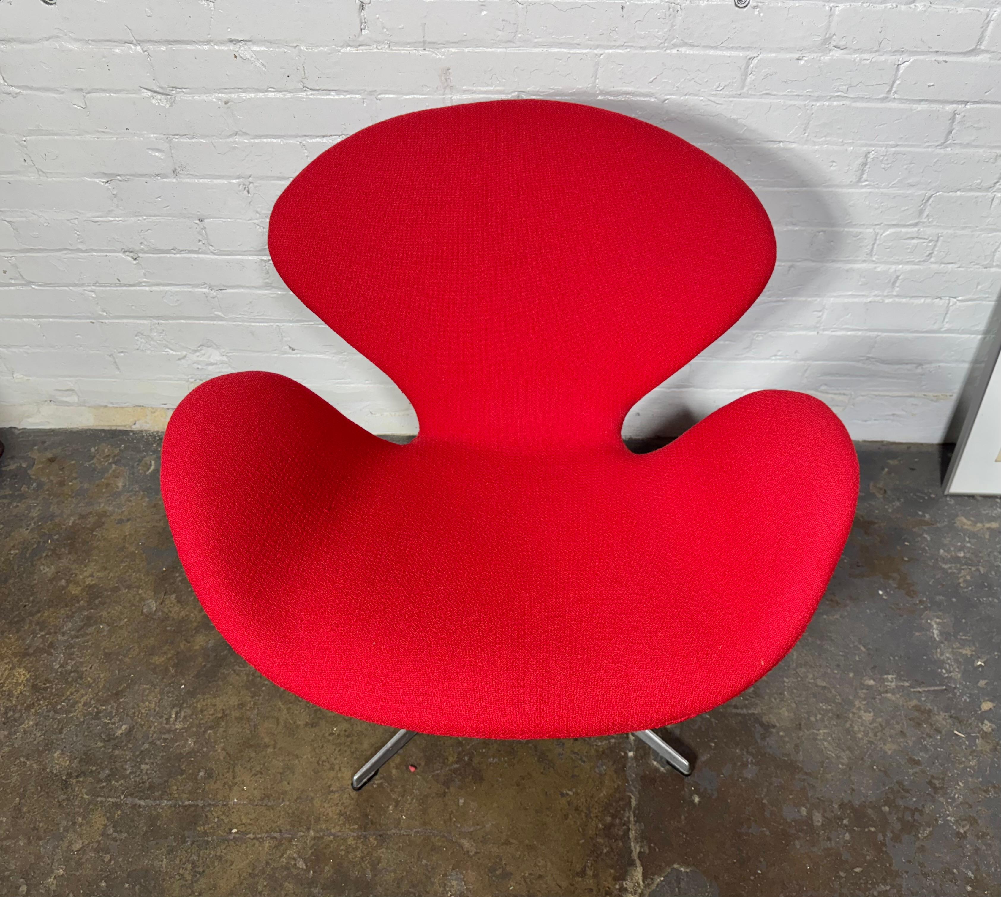 Danese Sedia classica modernista Swan di Arne Jacobsen per Fritz Hansen. C.C. in vendita