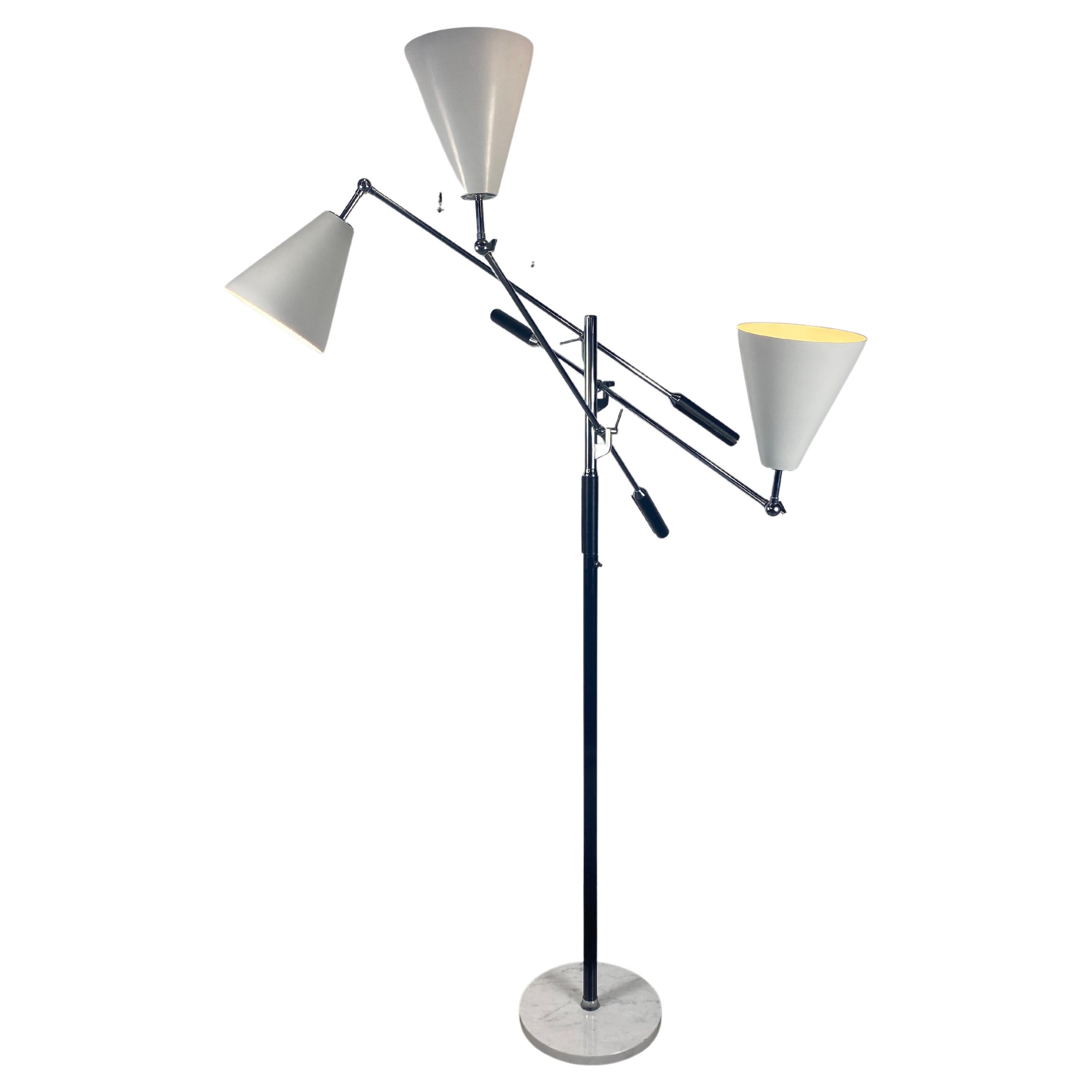 Klassische klassische modernistische 3-Arm-Gelenklampe „Trienali“ von Angelo Lelli / Italien