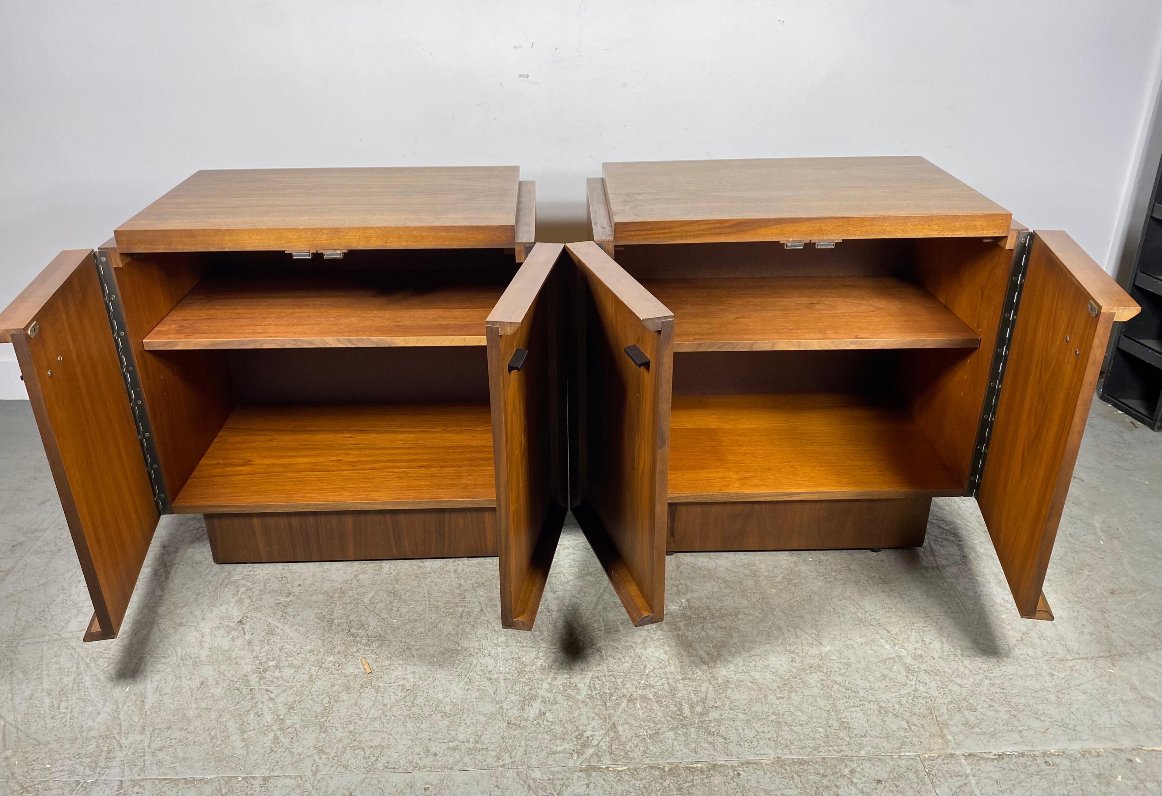 Metal Classic Modernist Walnut Side Tables  / Nite Stands,  manner of Milo Baughman For Sale