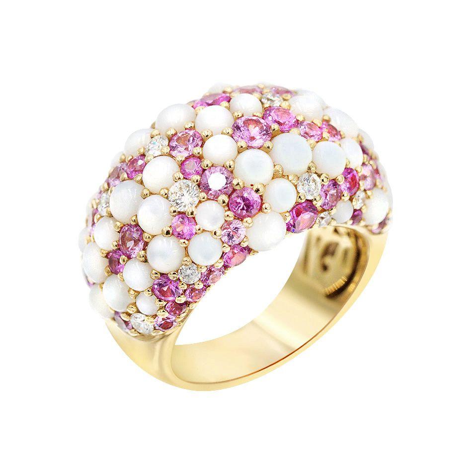 Women's Classic Mother of Pearl Diamond Yellow Gold Ring For Her For Sale