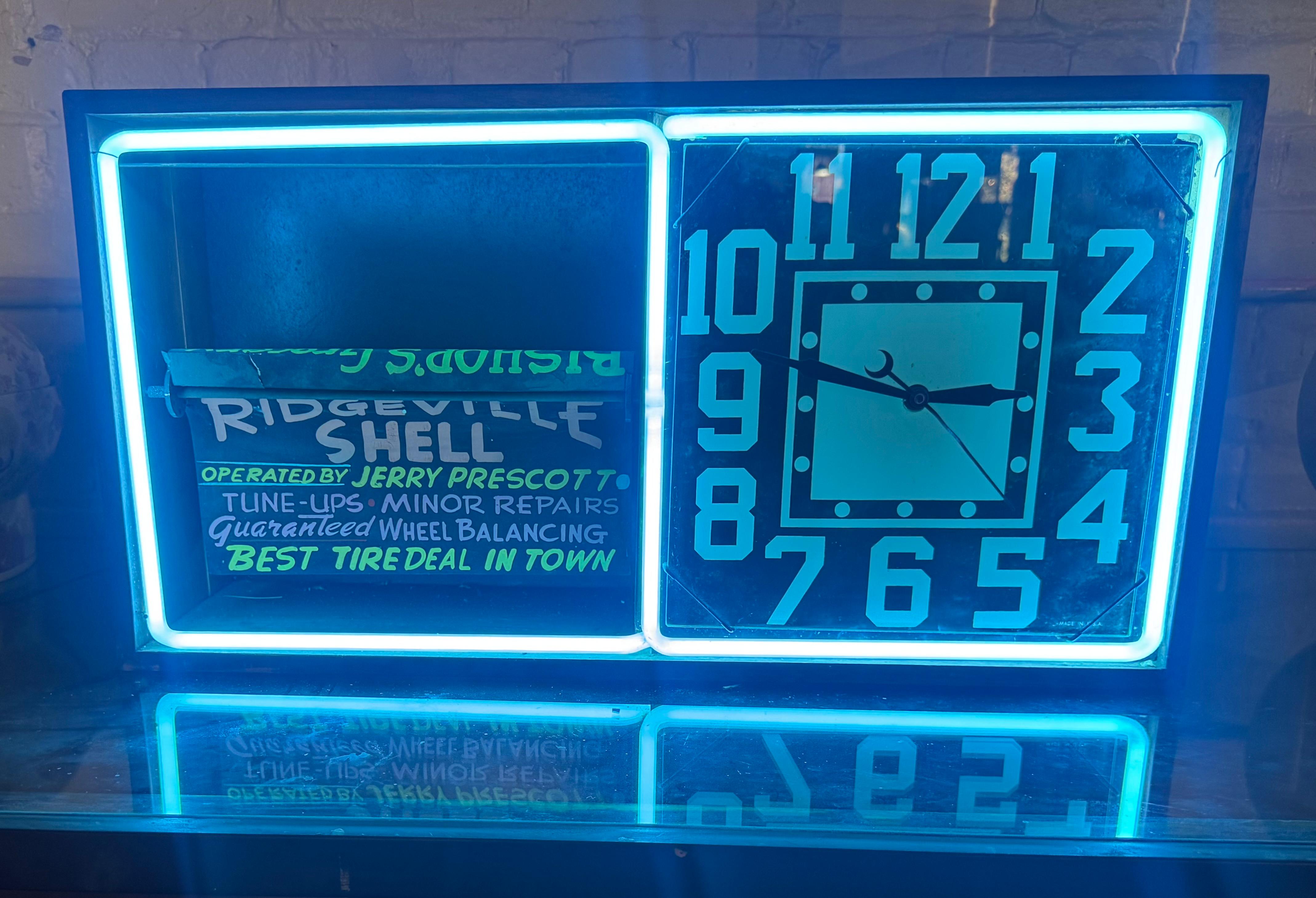 Metal Classic Motion Action Ad Neon Advertizing Clock For Sale