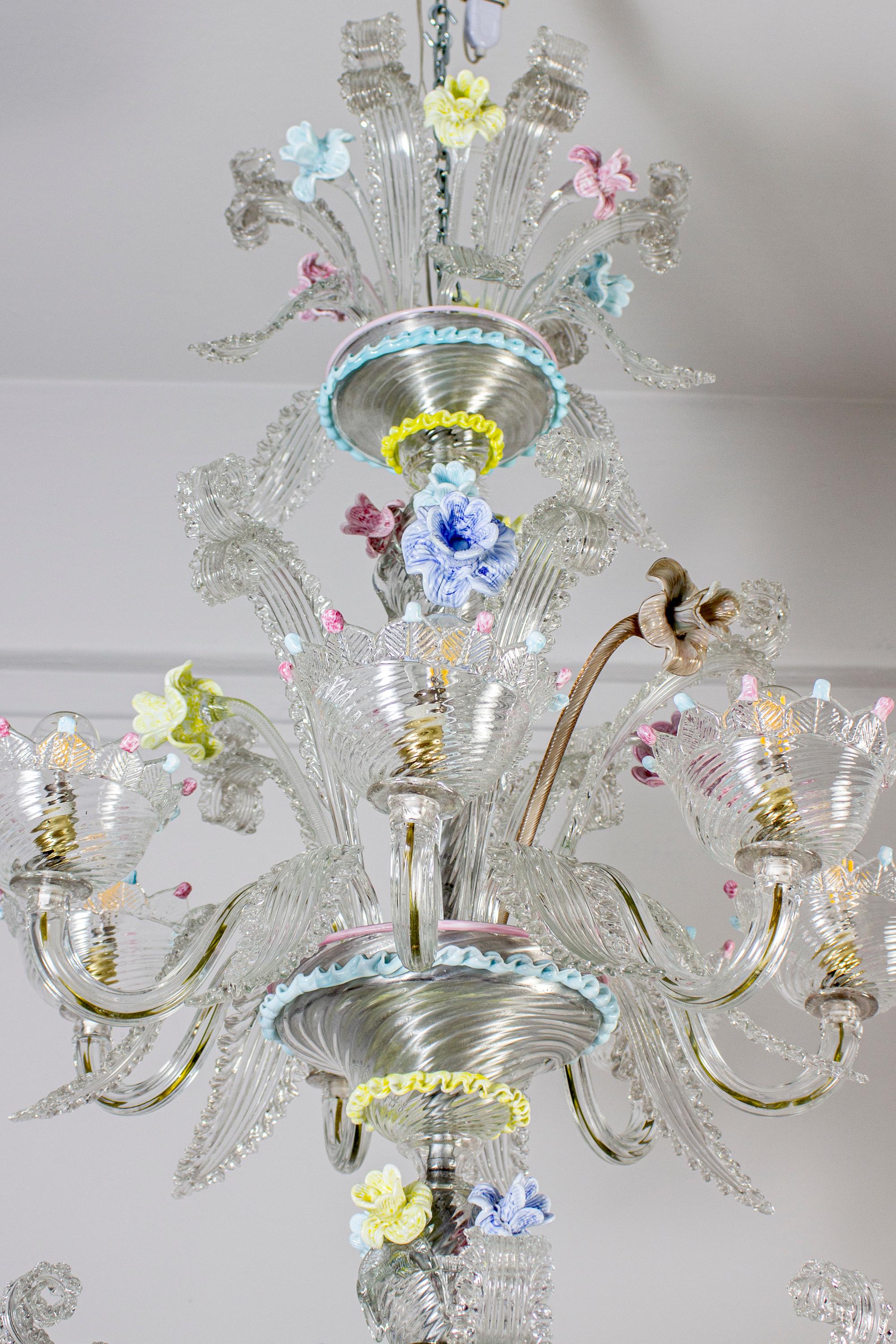 Milieu du XXe siècle Lustre classique en verre de Murano multicolore 1970'. en vente