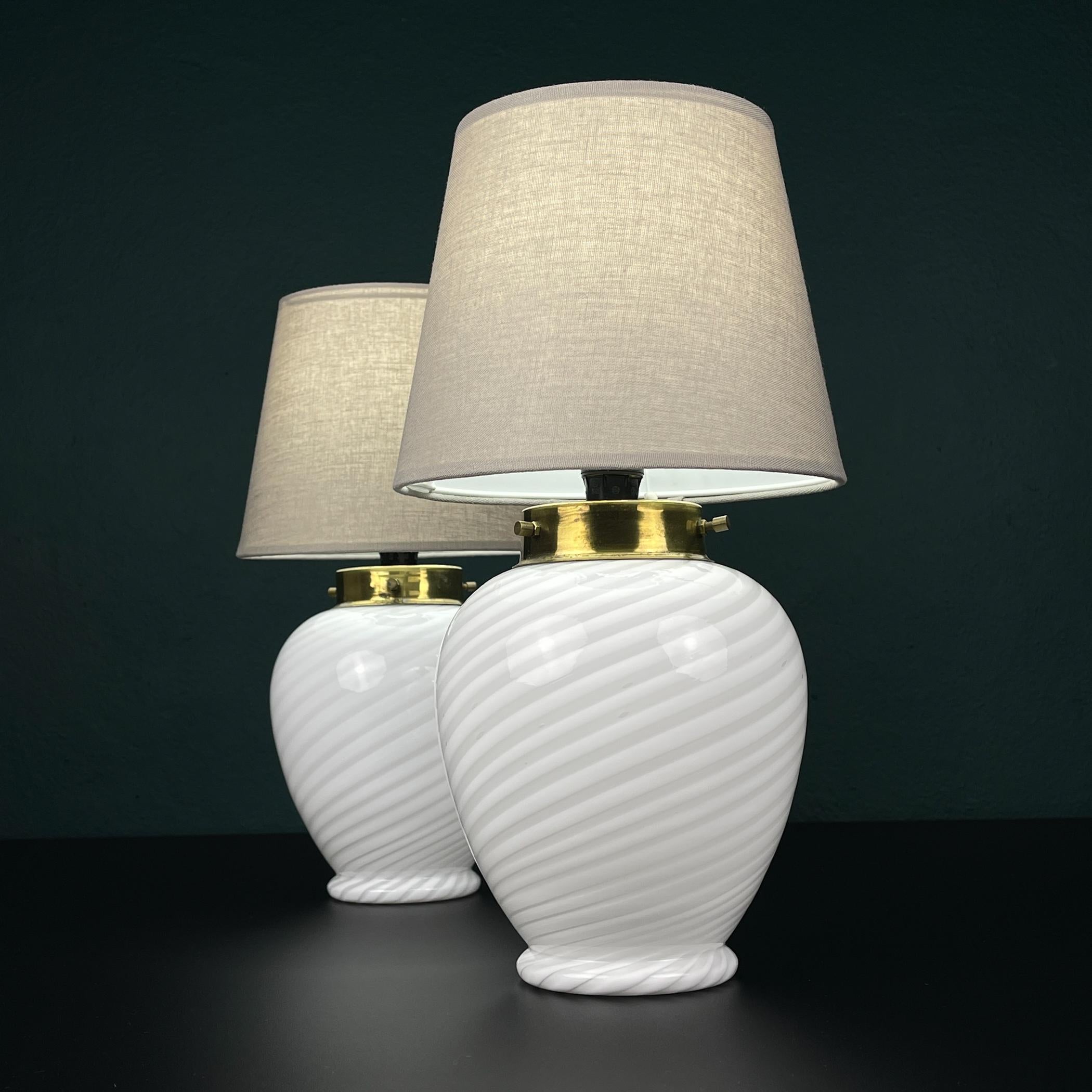 Classic Murano glass table lamps, Italy 1970s, Set of 2 For Sale 3