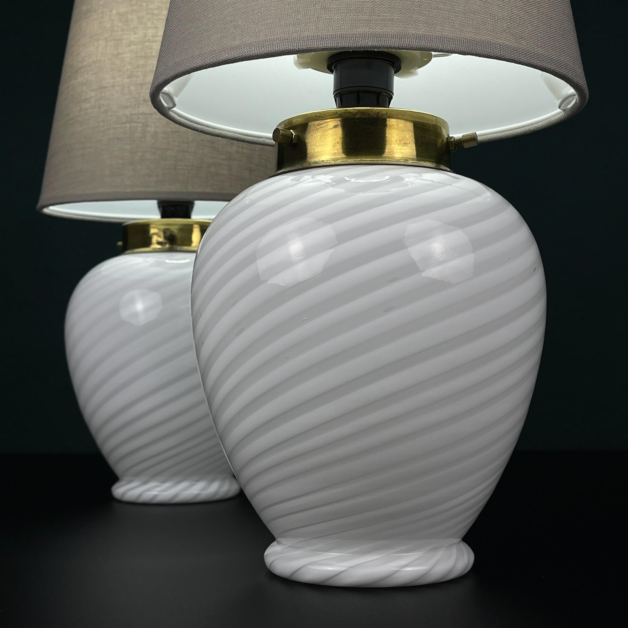 Classic Murano glass table lamps, Italy 1970s, Set of 2 In Good Condition For Sale In Miklavž Pri Taboru, SI