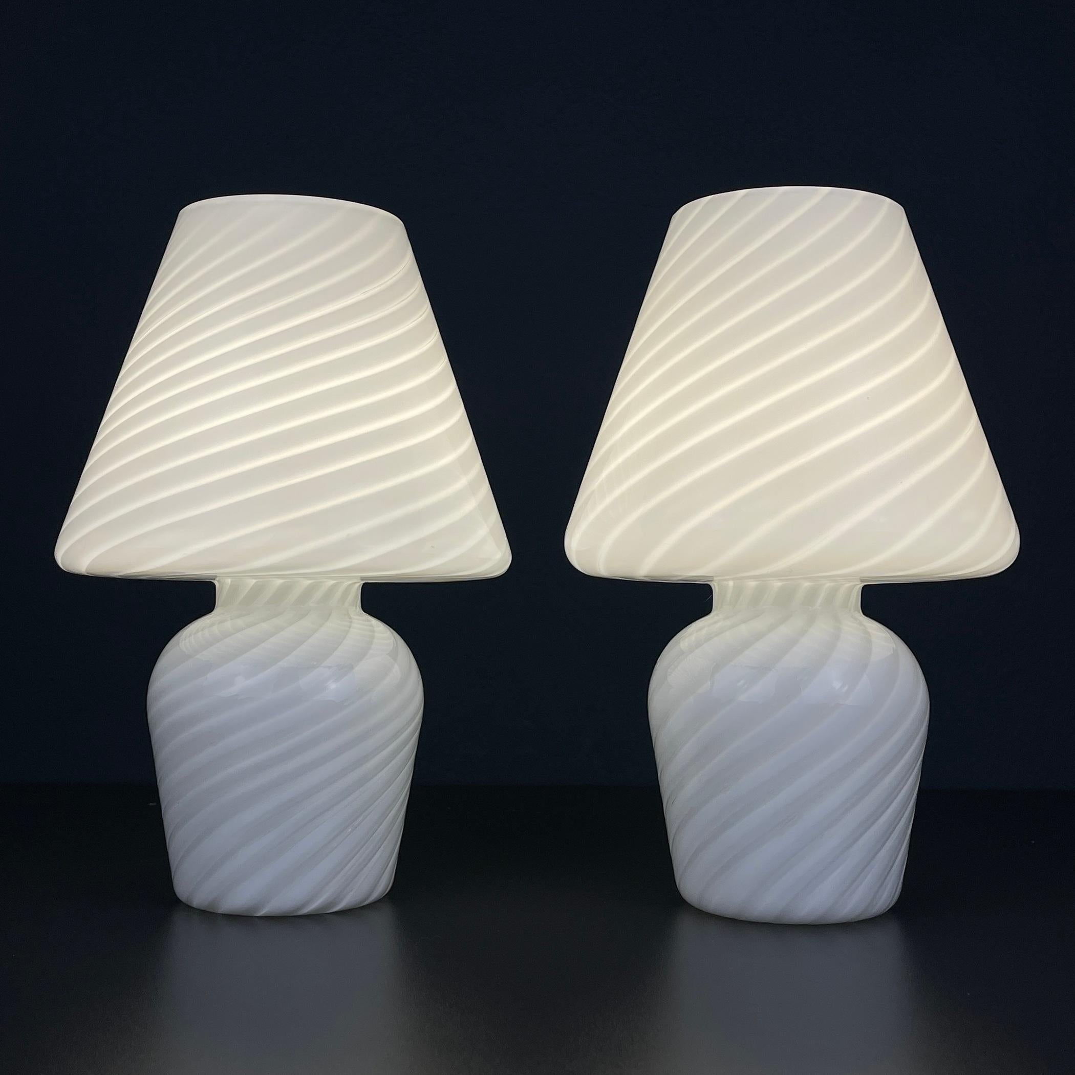 Italian Classic murano table lamps Mushroom Italy 1970s Set of 2 For Sale