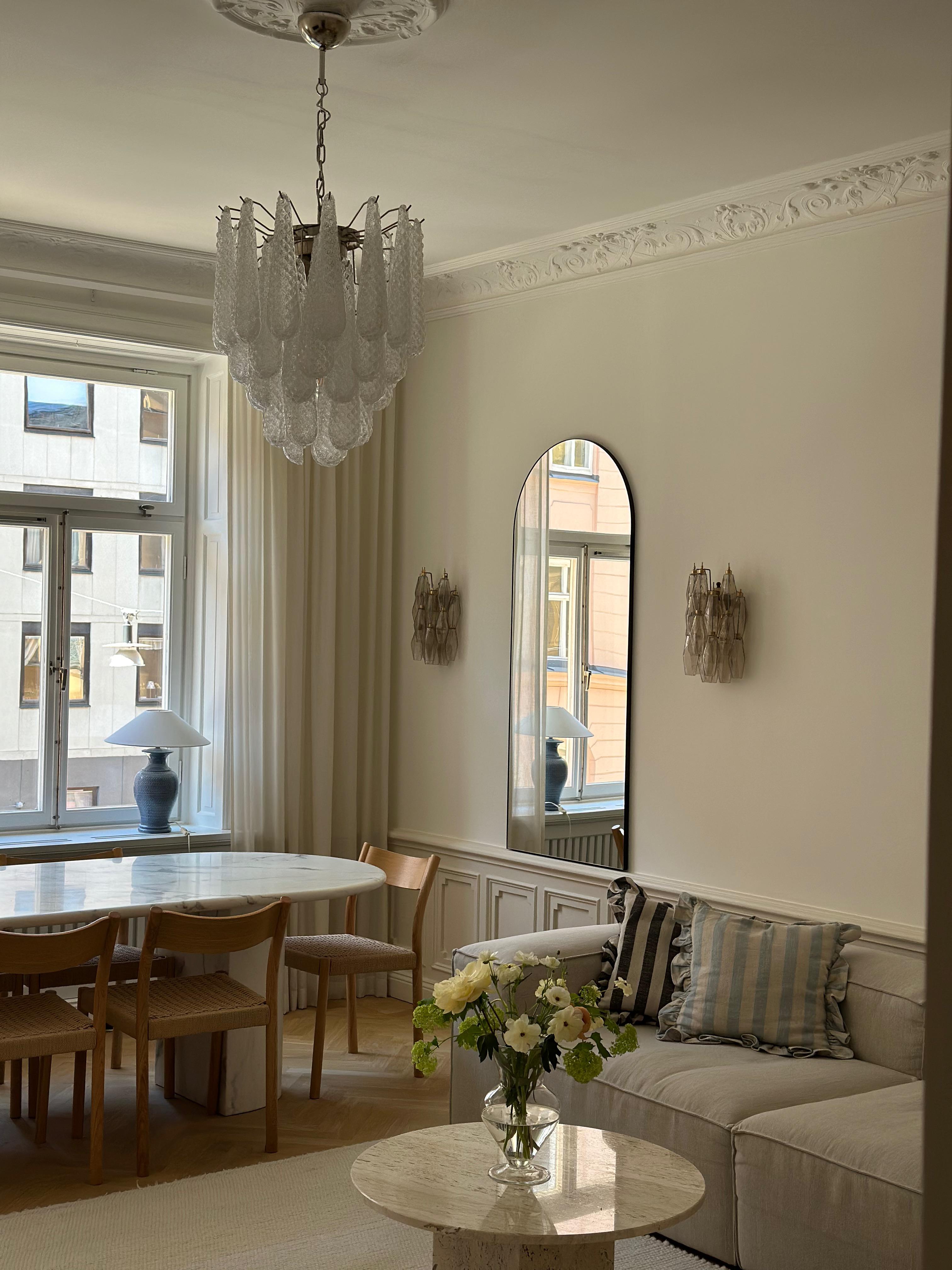 Italiano Applique classica di Murano con prismi in vetro color sabbia in vendita
