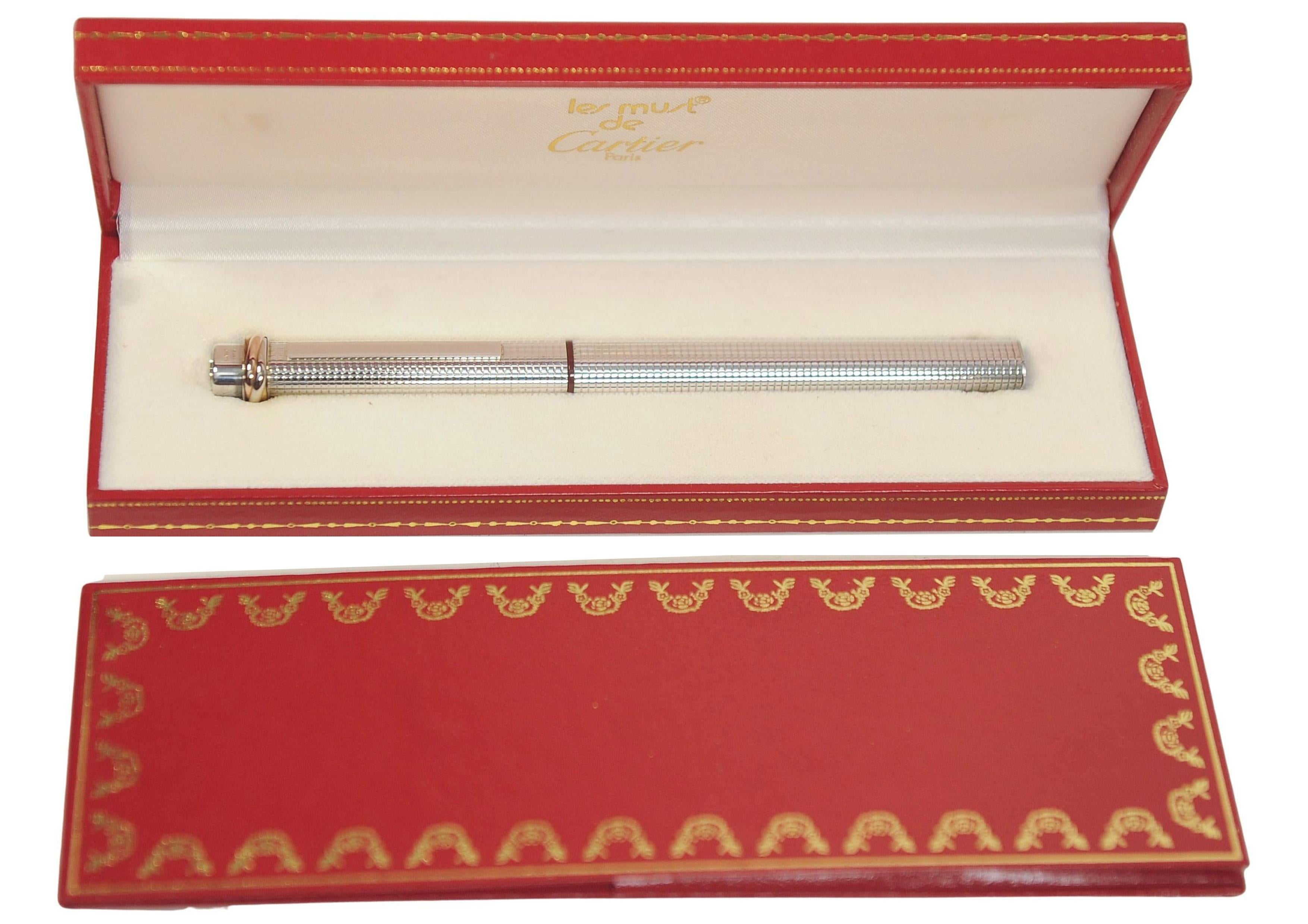 Classic Must de Cartier Silver Plated Trinity Vendome Fountain Pen & Box For Sale 3